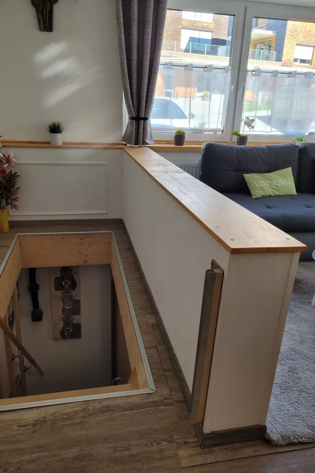 Bergwiese mit Balkon-Inside