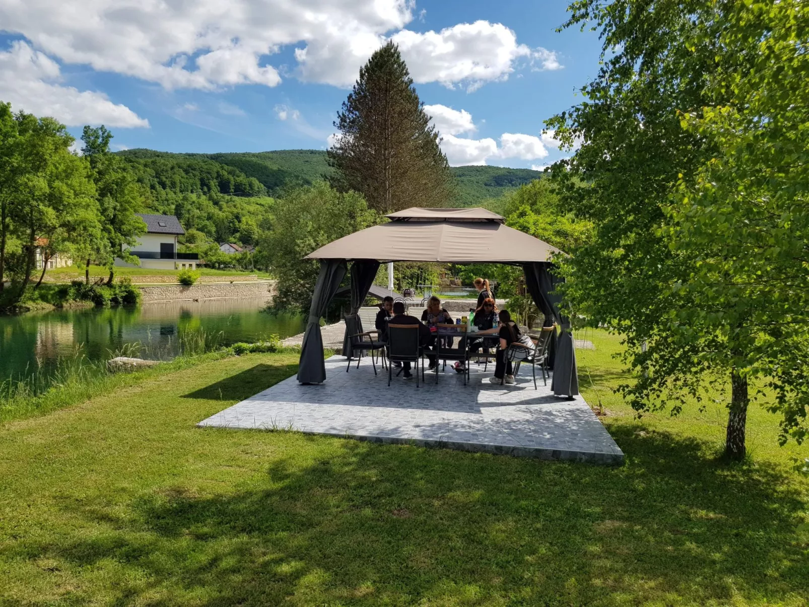 Una-Tal Kulen Vakuf-Draußen