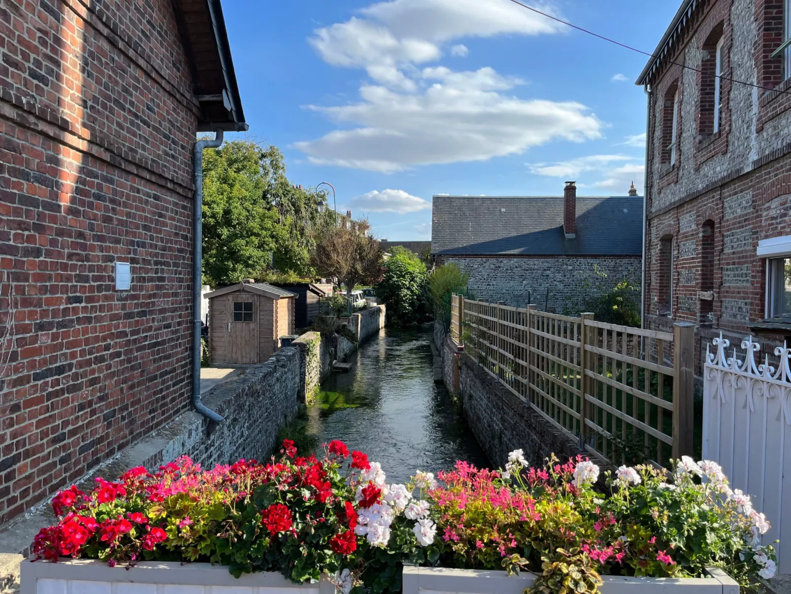 L Atelier Veulais-Outside