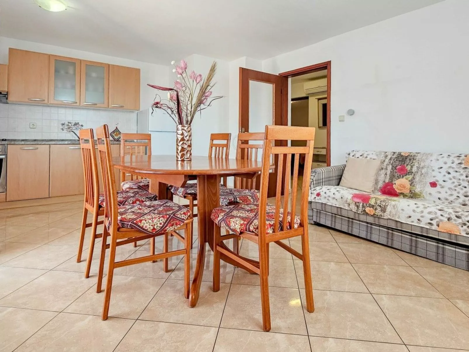 "Viola" mit Balkon-Inside