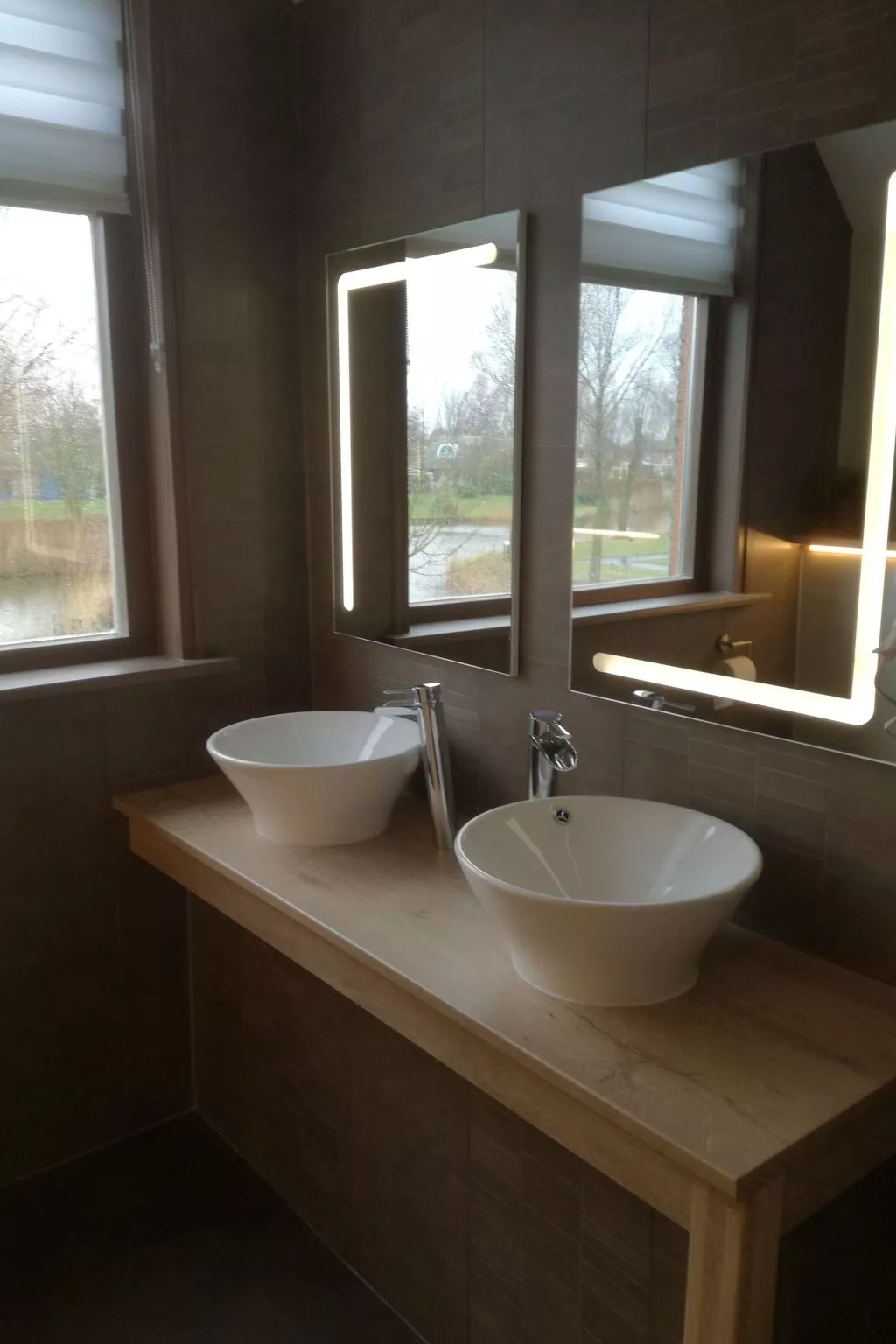 Einmalige, ruhige Ferienvilla im Grünen-Dedans