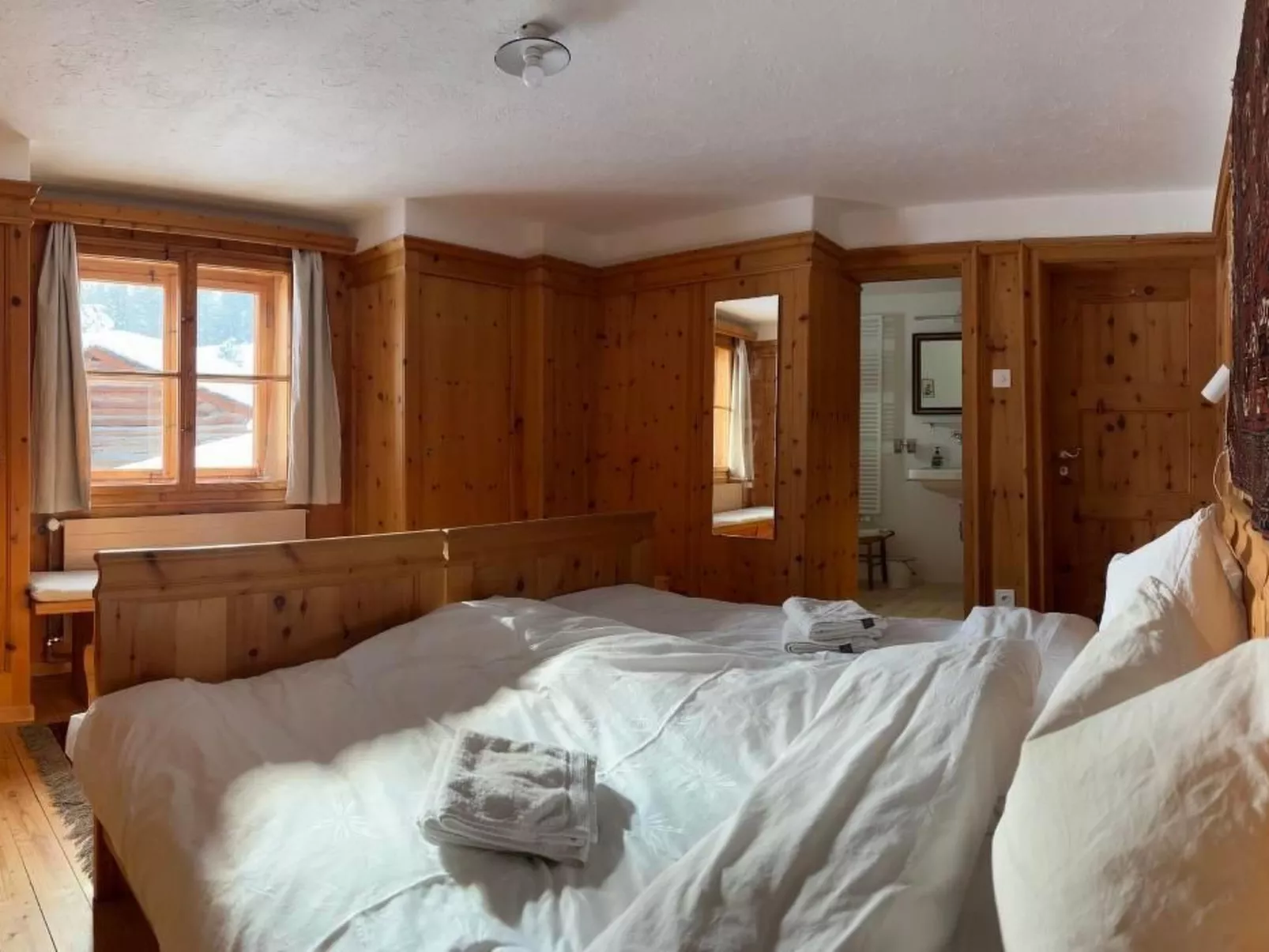 Chesa Delfins-Inside