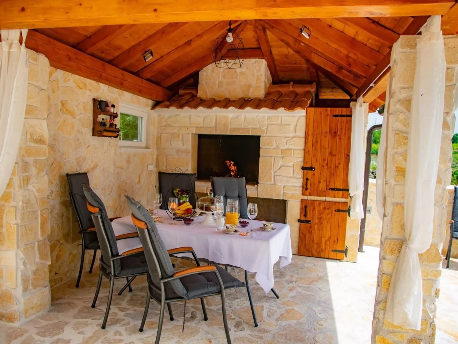 Villa Mara in Drniš-Image-tags.info