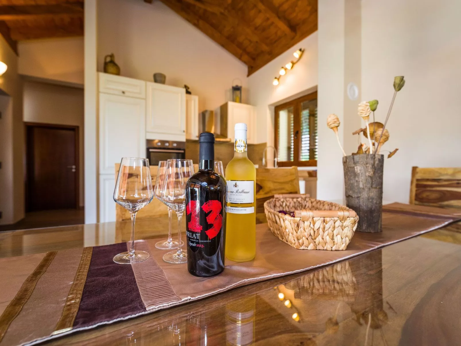 Ferienvilla Roko mit beheiztem Pool-Drinnen