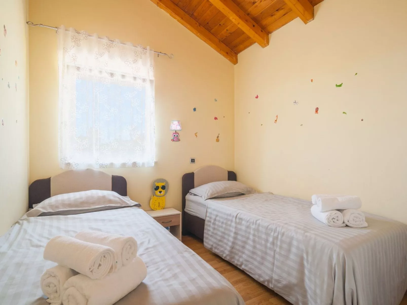 Villa "Roko" mit Whirlpool-Drinnen