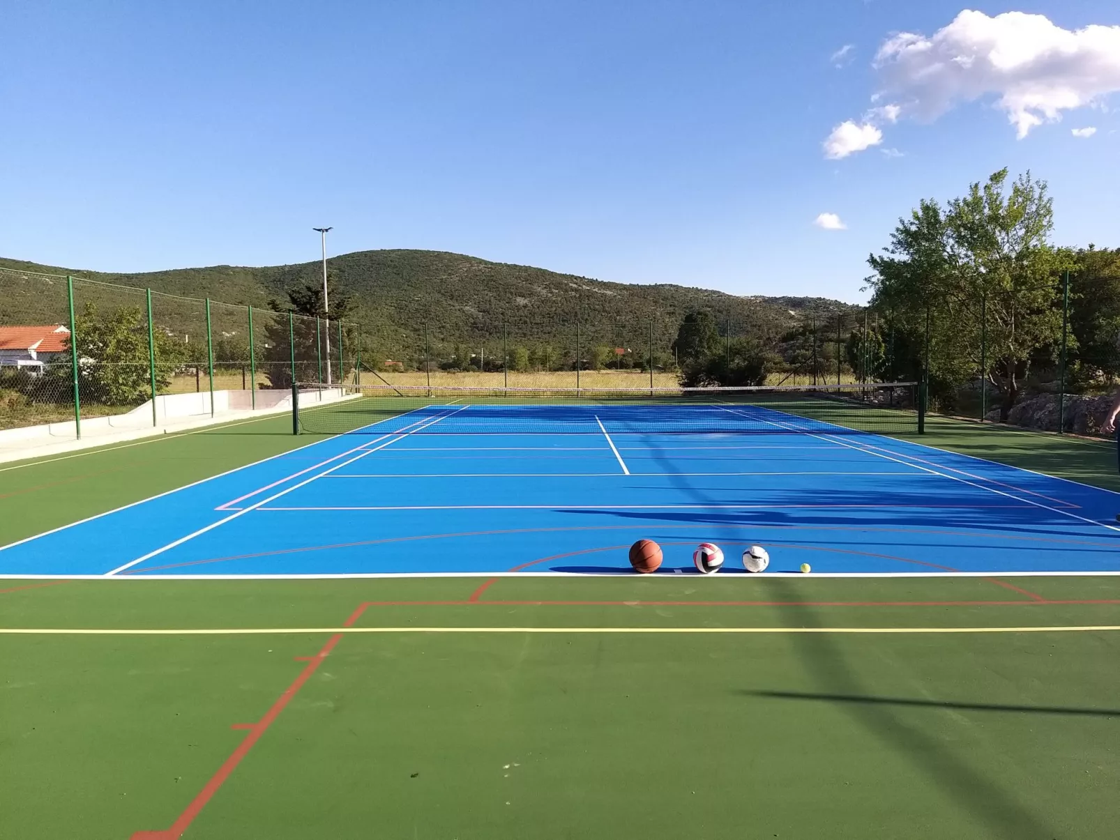 Villa Almas mit Schwimmbad, Fitnessraum, Tennisplatz-Image-tags.info