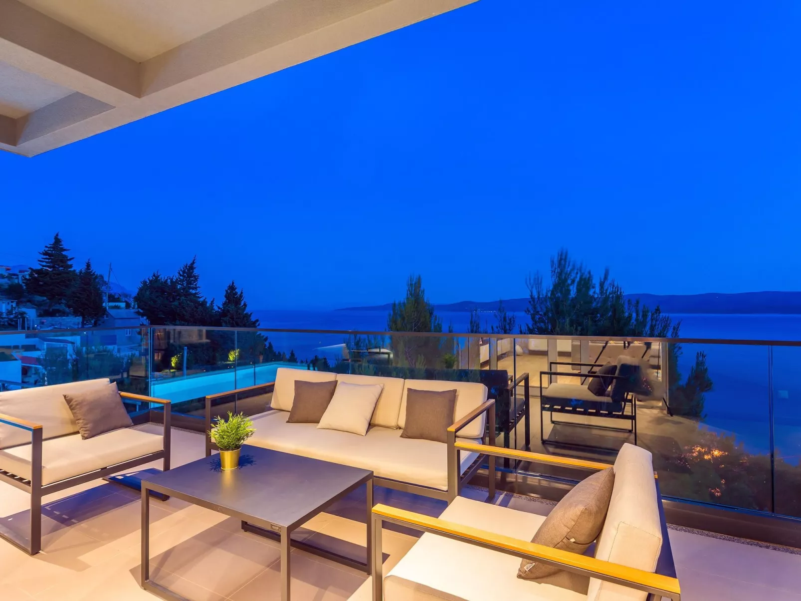 In Mimice mit tollem Pool und Meerblick-Inside