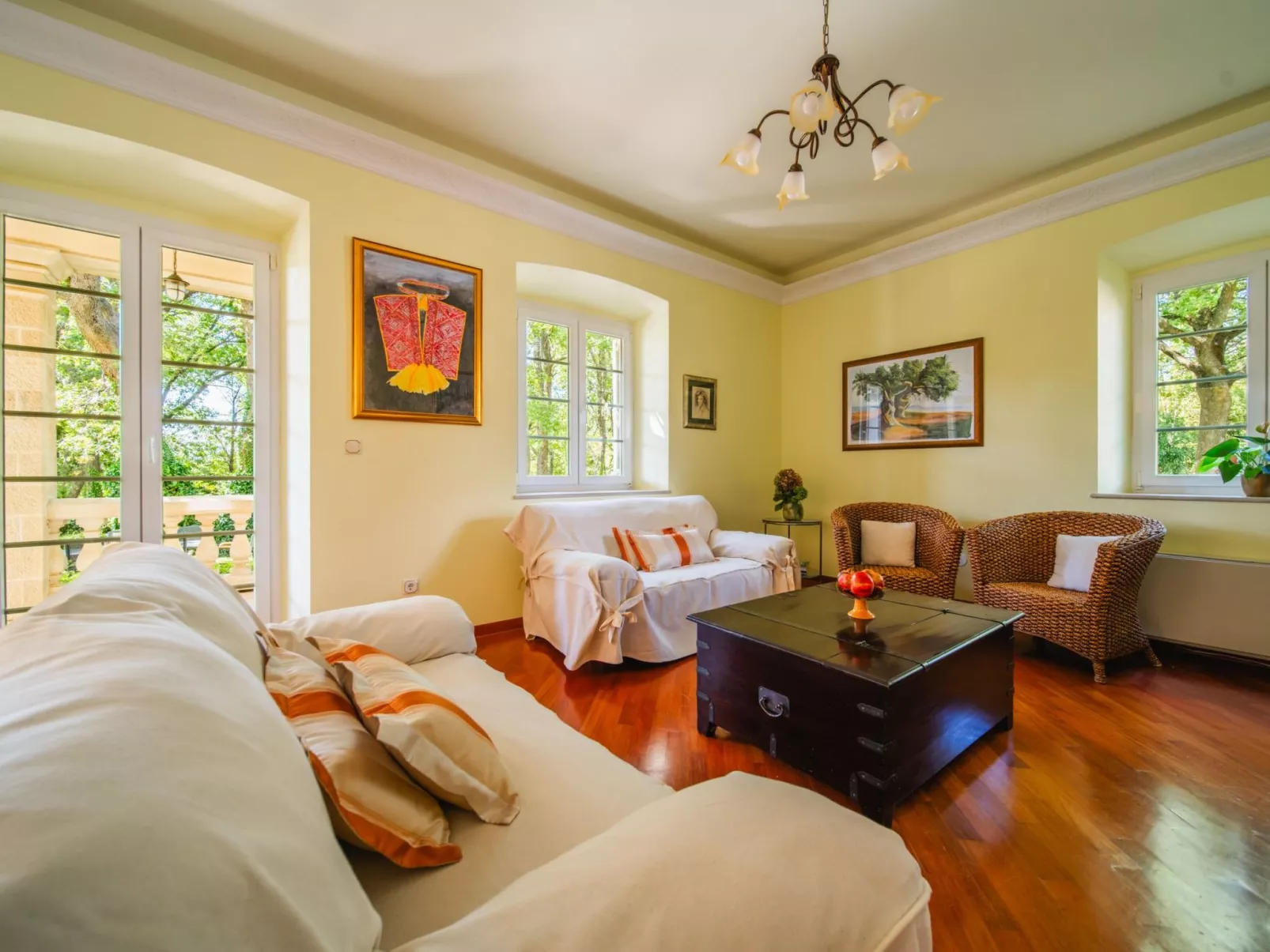 Traditionelles Steinhaus mit privatem beheiztem Pool-Inside