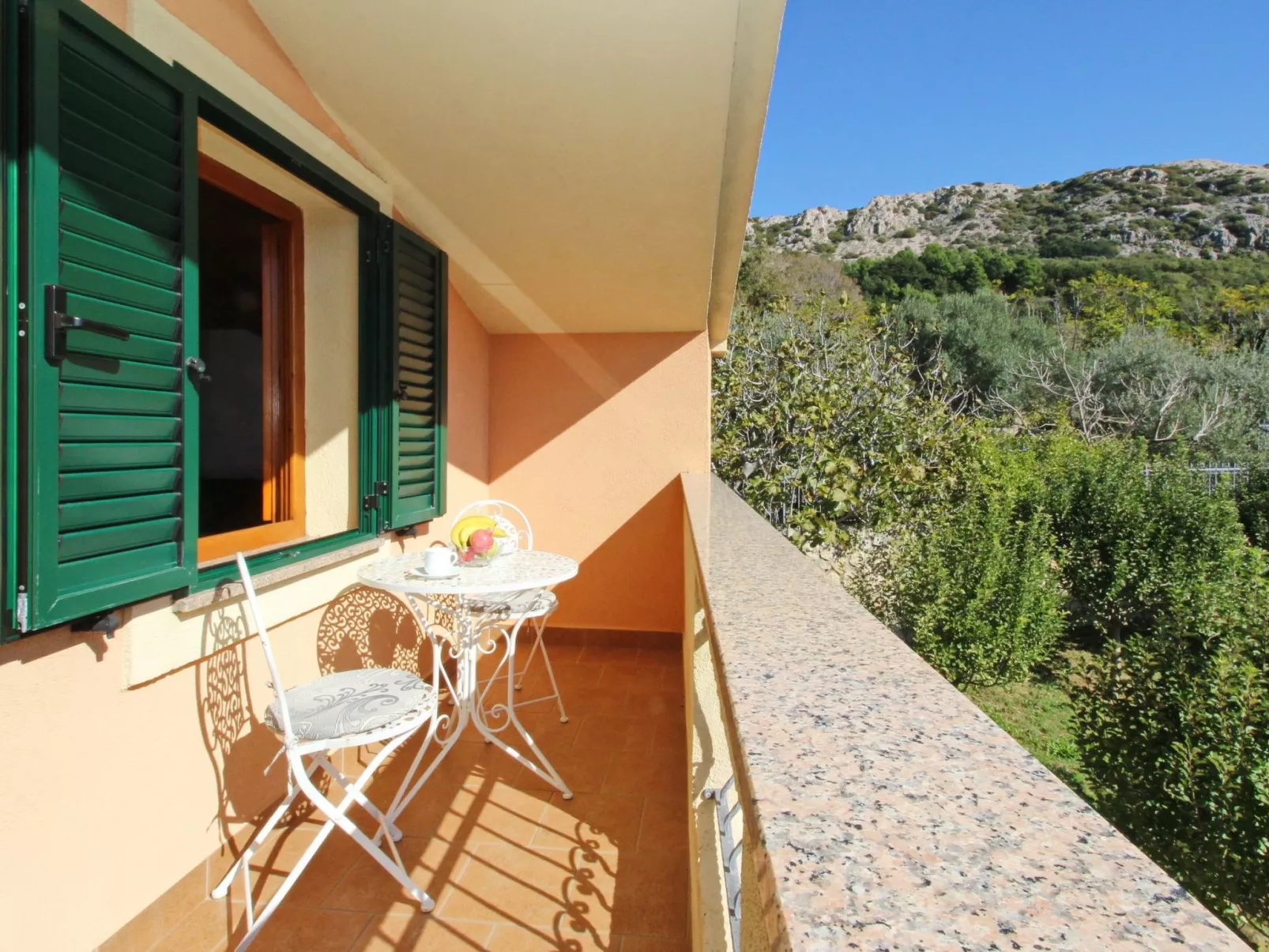 Renoviertes Steinhaus mit Garten und Pool ideal für ein erholsamen Urlaub-Outside