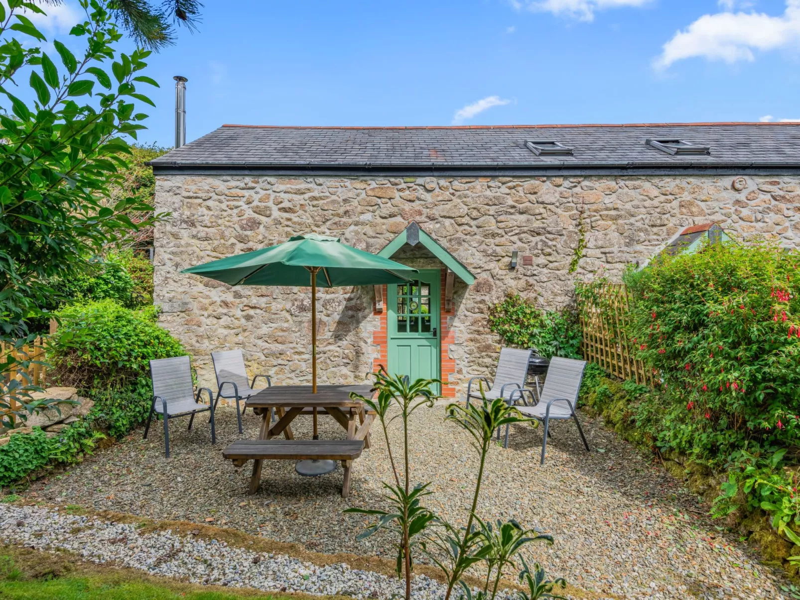 Idyllisches Landhaus mit wunderschönem Garten-Draußen