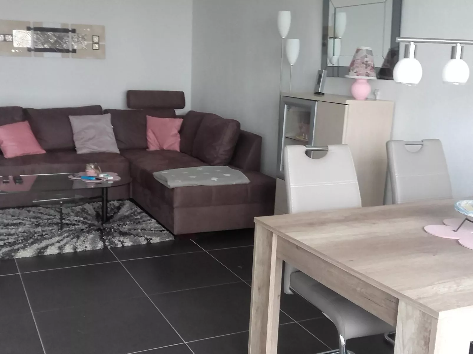 Wohnung mit großer Gartenterrasse und Ausblick-Inside