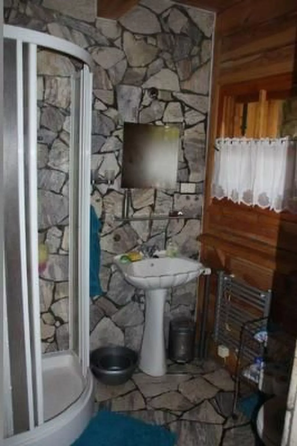 Ferienvilla mit Blick auf das Wasser-Dedans