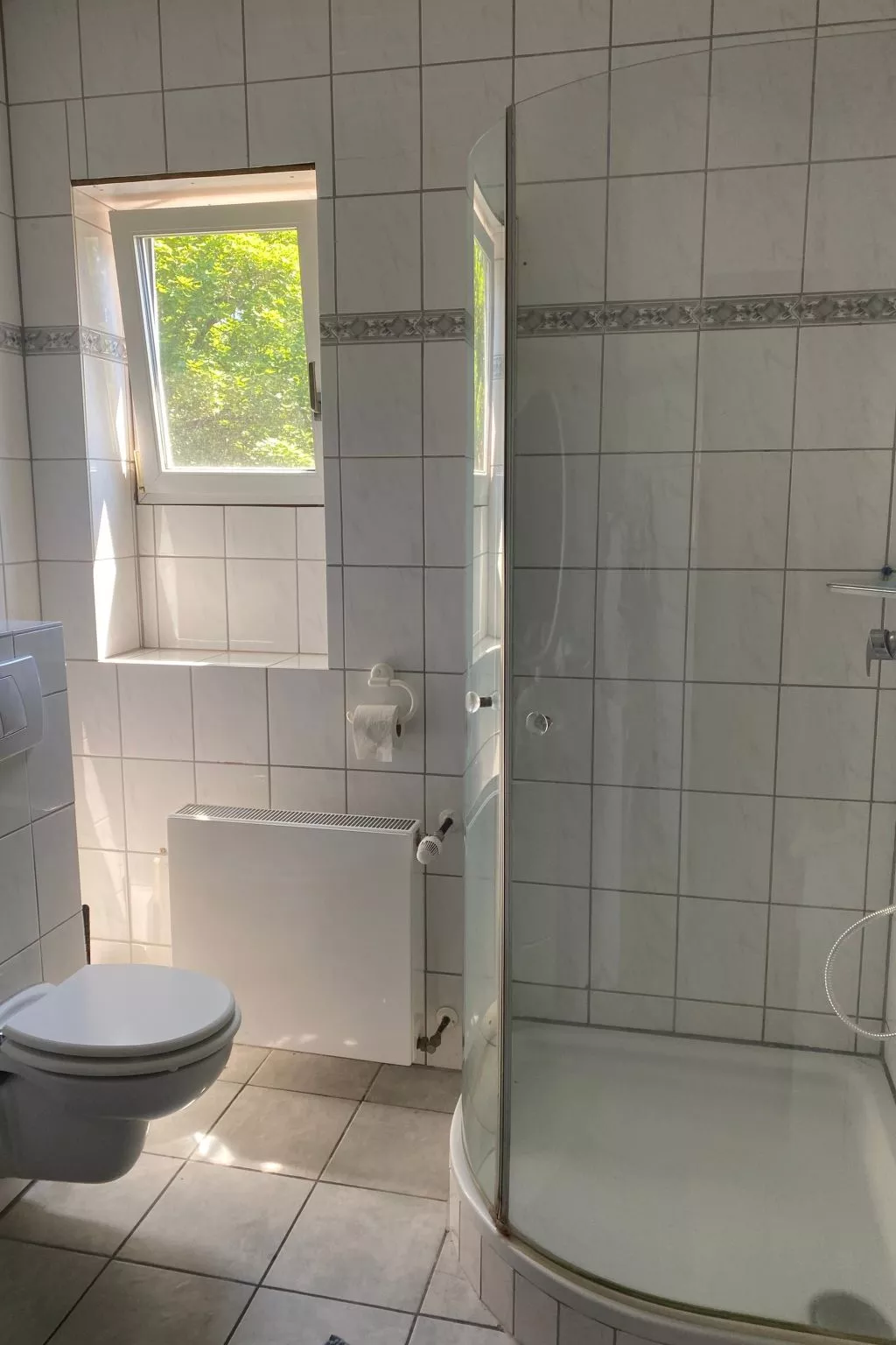 Appartement mit Balkon-Drinnen