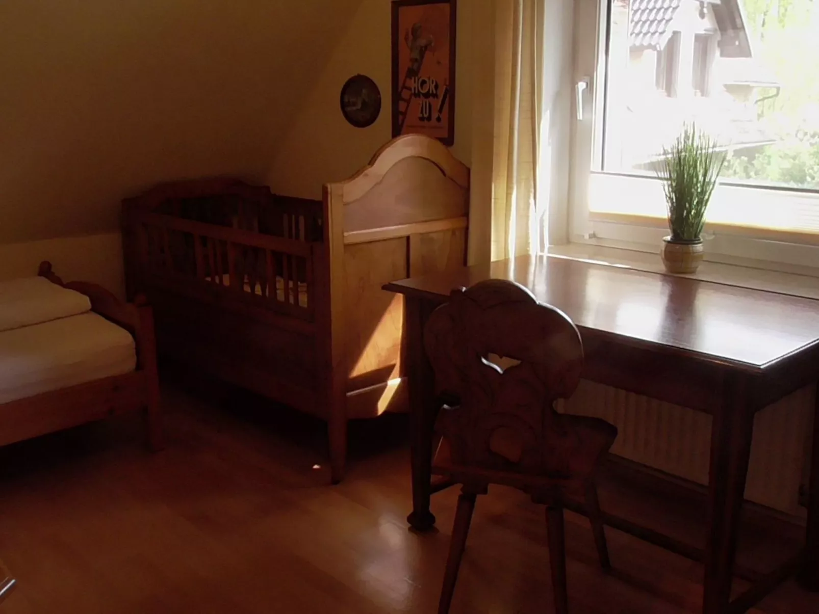 Mit überdachter Terrasse und Carport-Drinnen