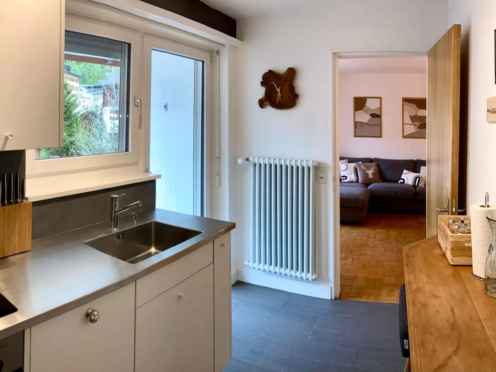 Geräumiges 3.5-Zimmer - Zentral - Balkon - Haus Dala-Dedans