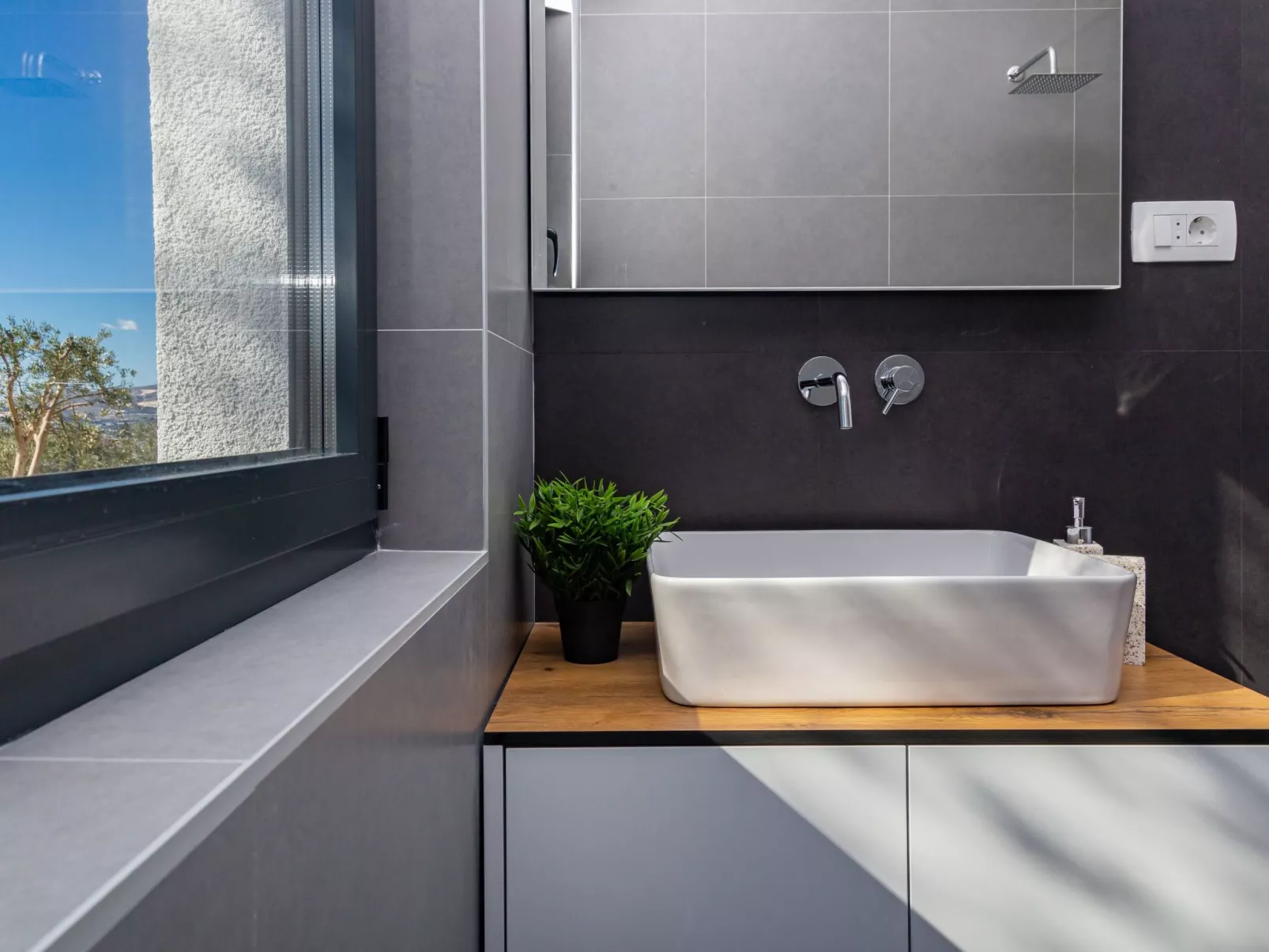 Haus für 9 Personen und 1 Kind in Kastel Luksic-Drinnen