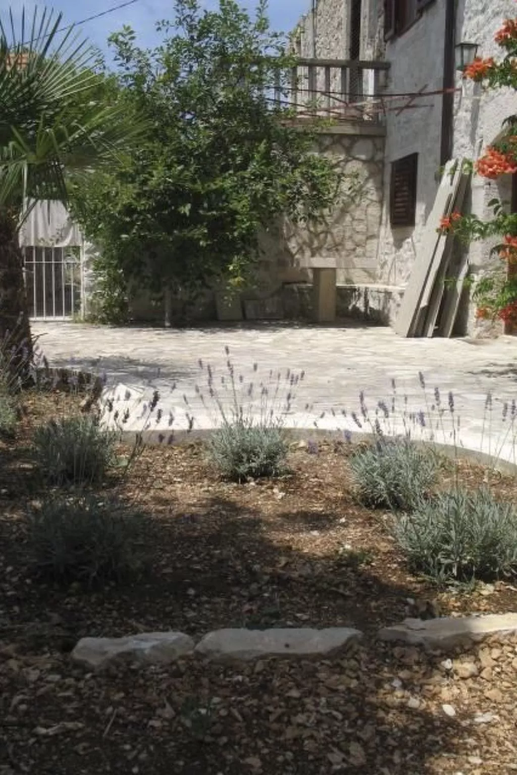 Wohnung in Zavala mit schönem Garten-Image-tags.info