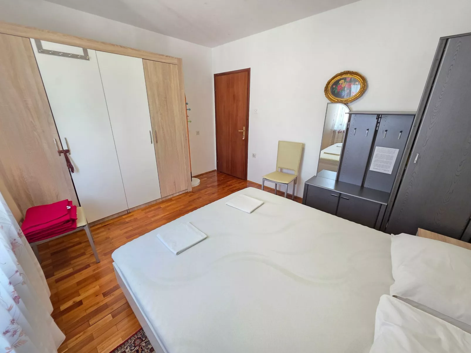 Wohnung im Erdgeschoss mit Terrasse und Grill-Inside