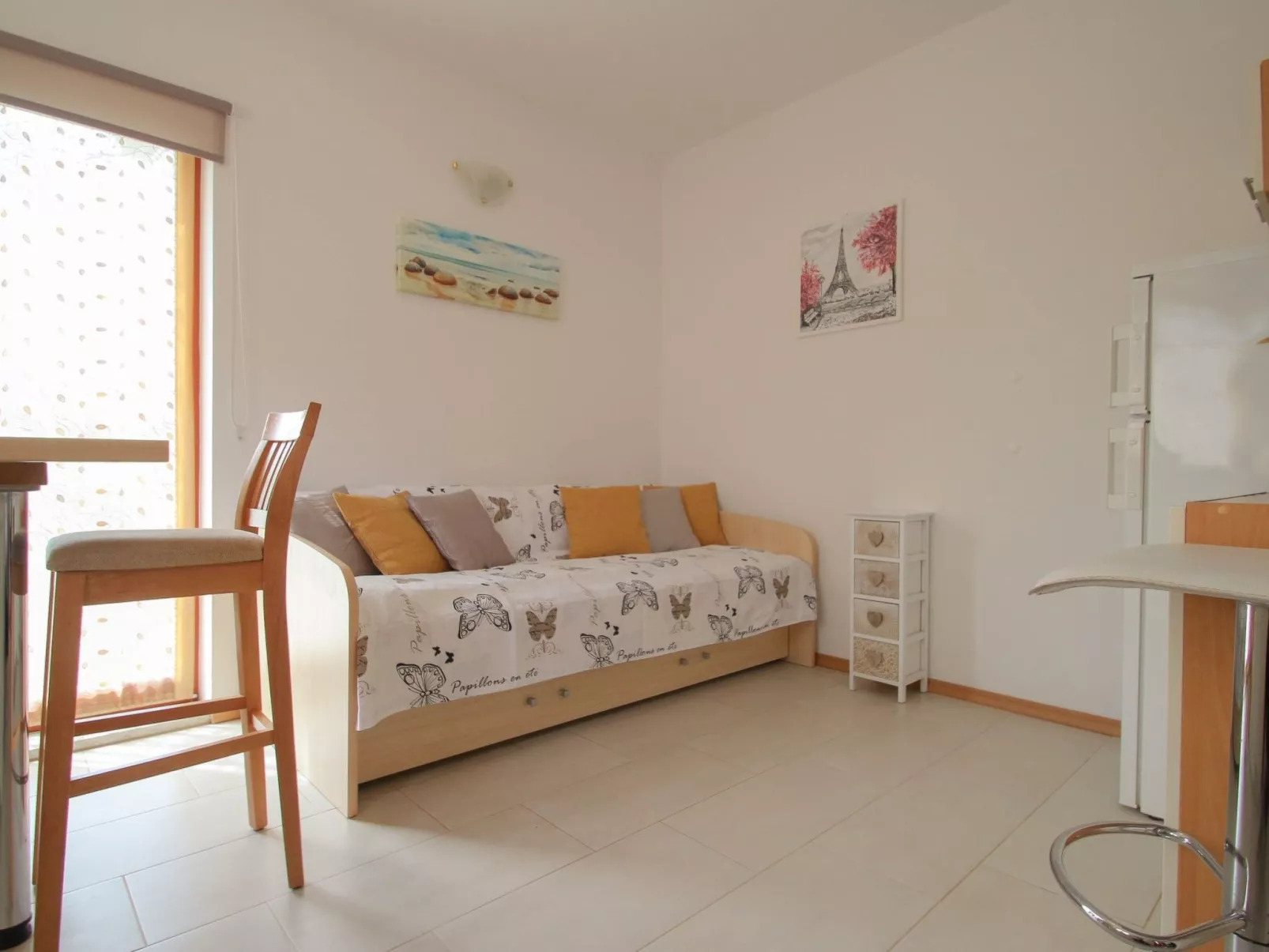 "Timea 2" mit Terrasse-Drinnen