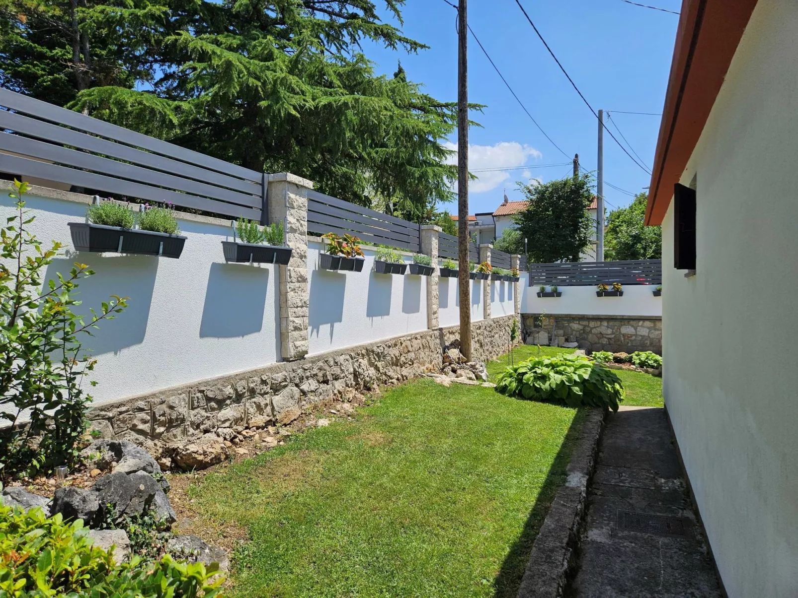 Gemütliches kleines schönes Haus für max. 4 Personen-Draußen