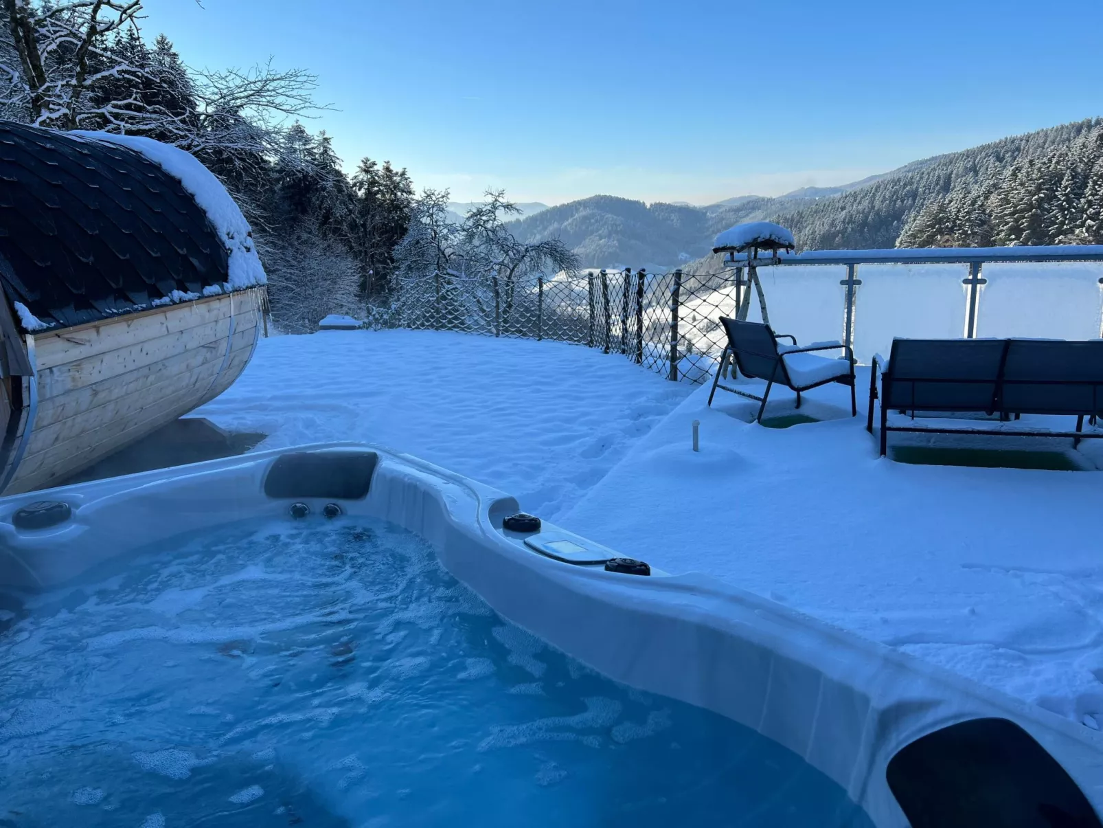 FeWo mit Whirlpool und Fass-Sauna im Schwarzwald-Outside