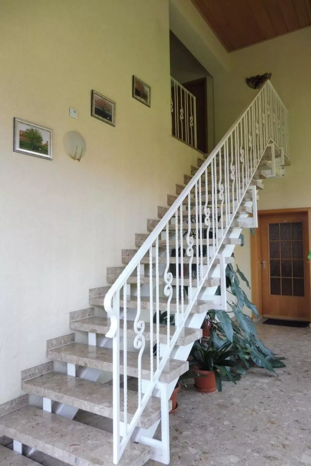 Nette Wohnung mit Garten, Grill und Pool-Draußen