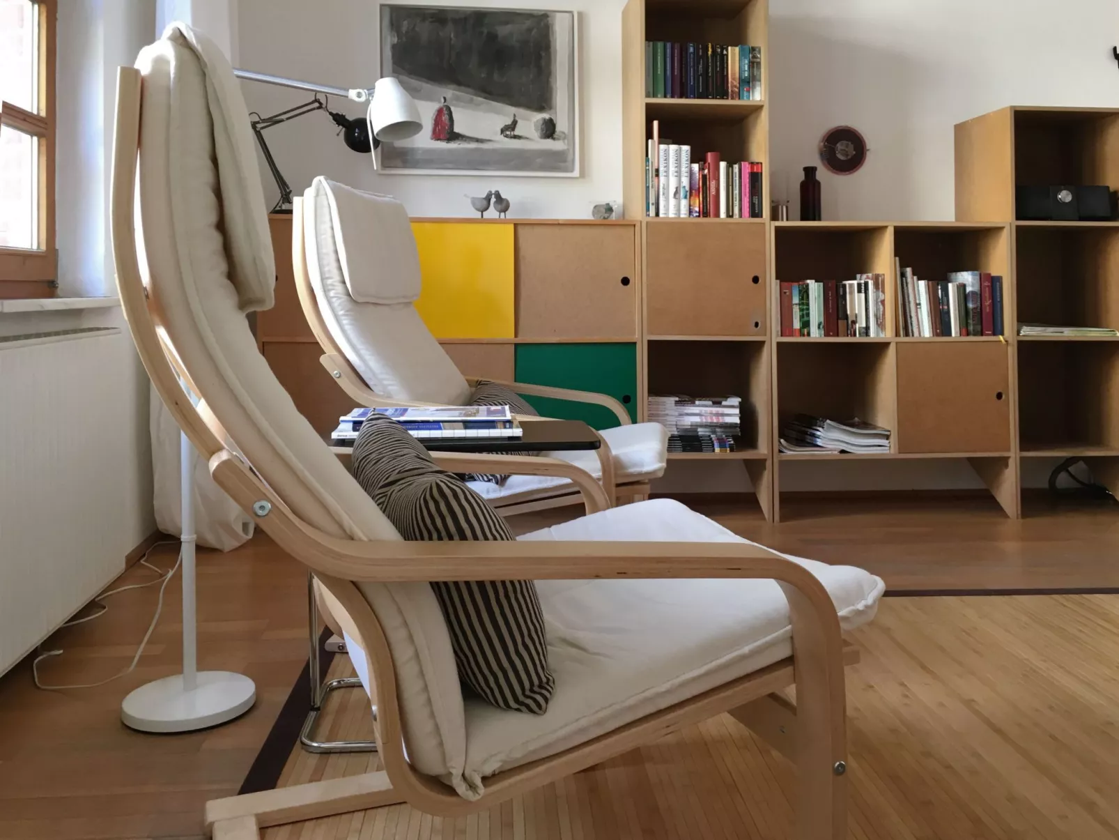 Zentrale Wohnung mit Klavier, Kunst und Design-Drinnen