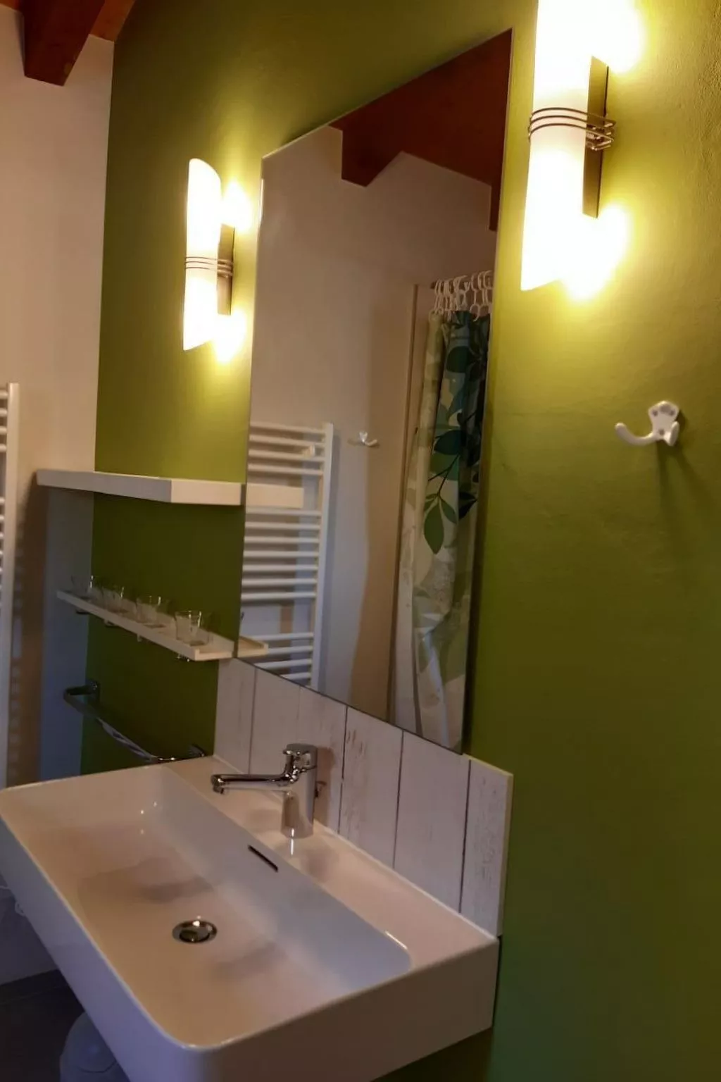 Chalet Paprika-Inside