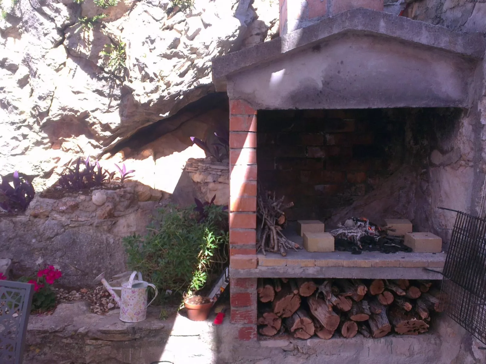 Charmantes Steinhaus mit Pool und Panoramablick-Dehors