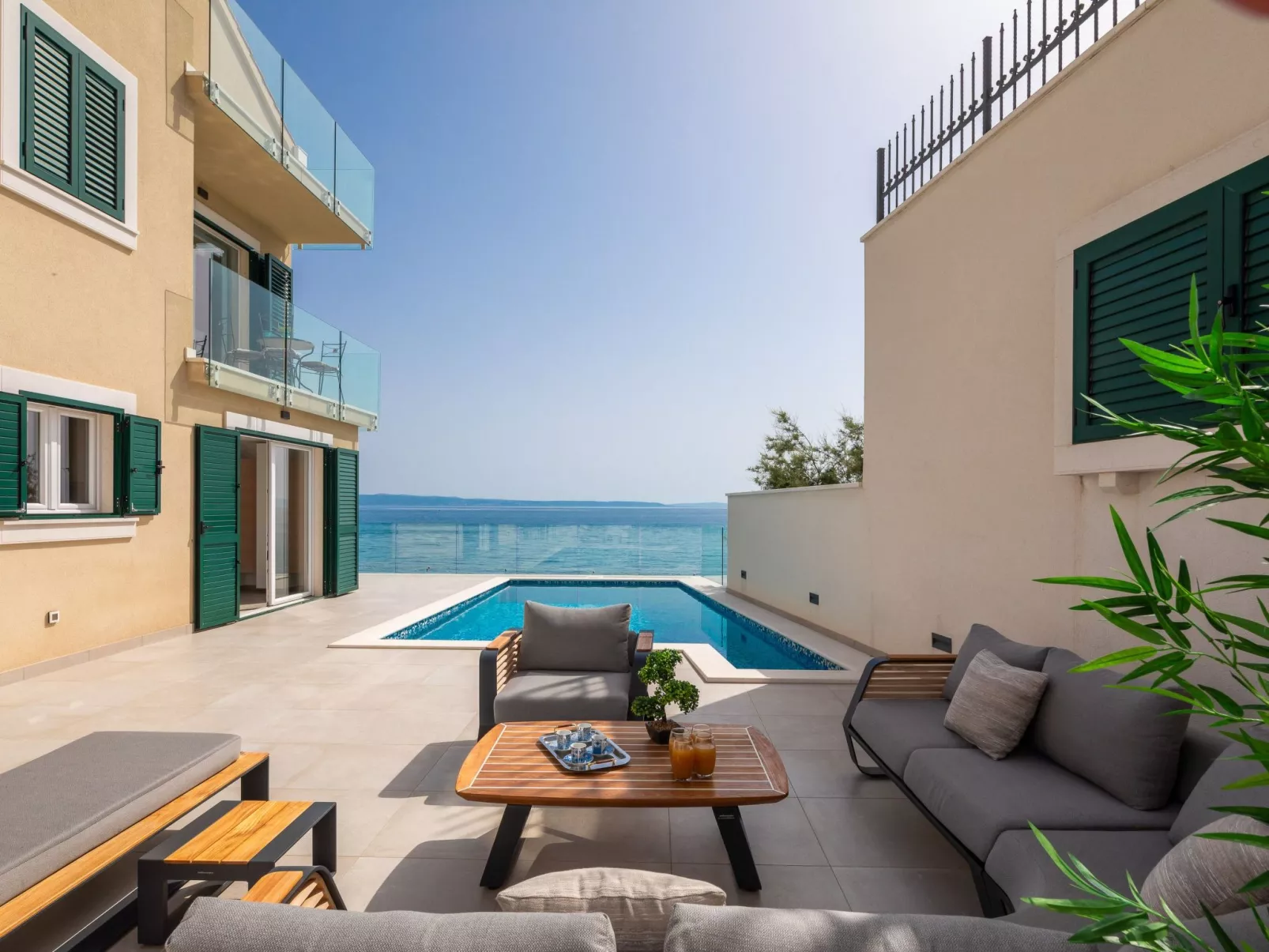 Epetium Beach Villa-Drinnen