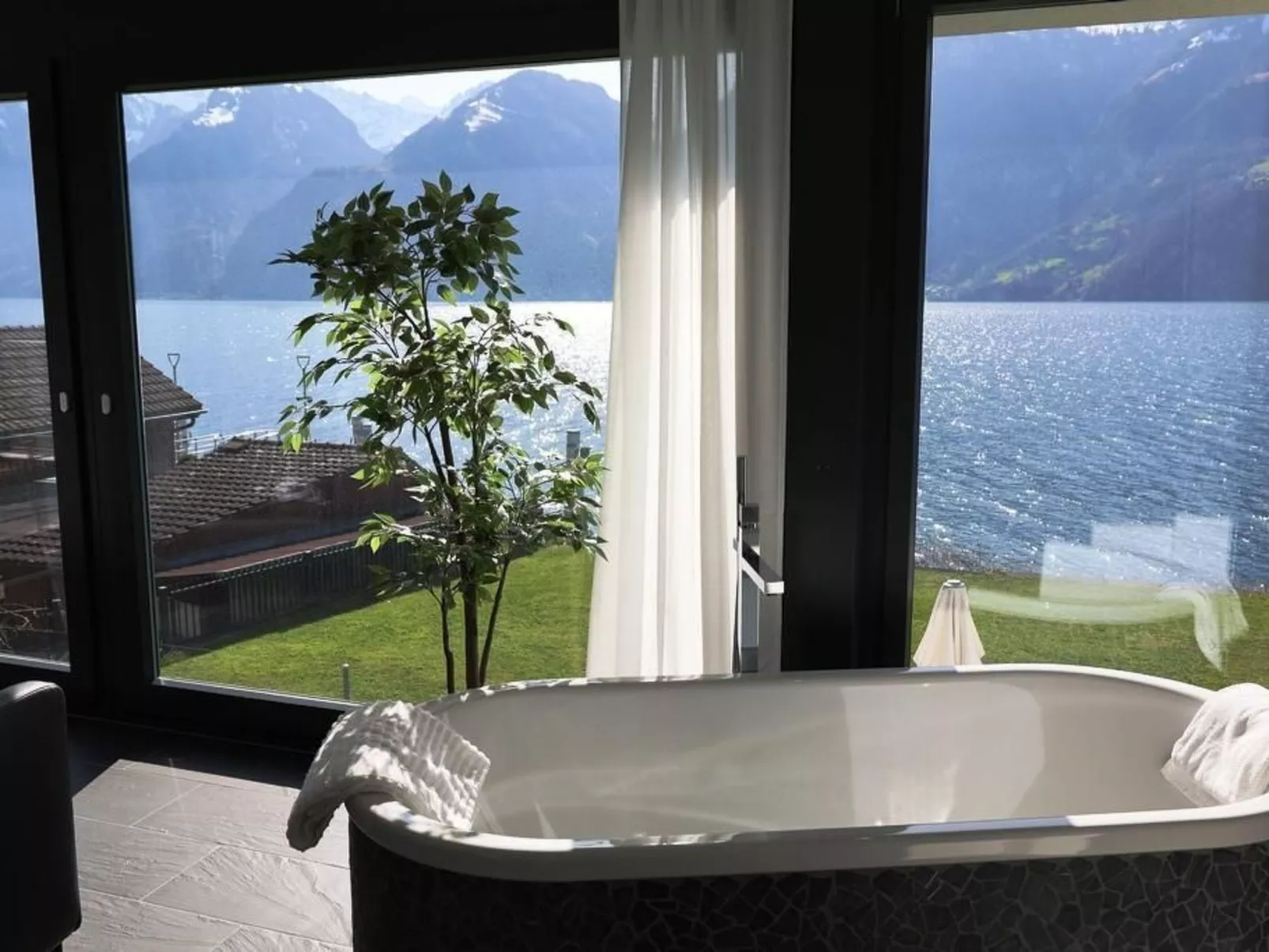 Villa am See 1 / Beach House-Draußen