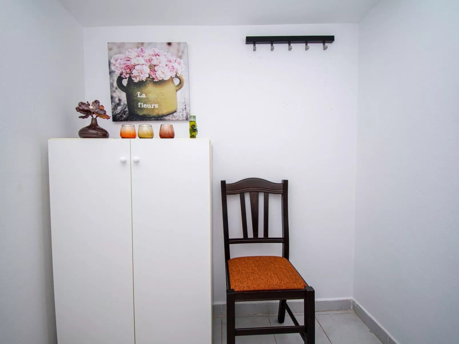 Ruhig und gemütlich 2BR Wohnung in der Nähe des Strandes-Drinnen