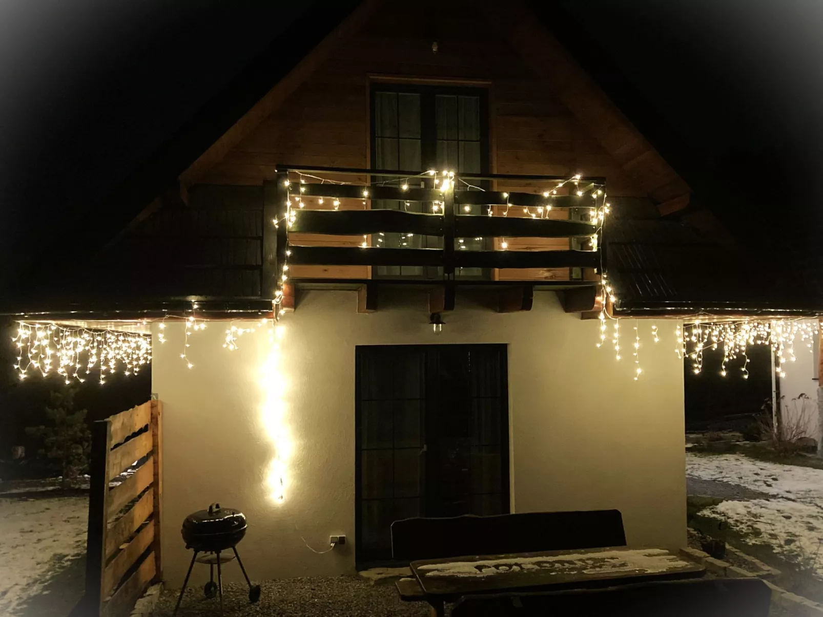 Tor der Berge - Hütte Wolf-Draußen