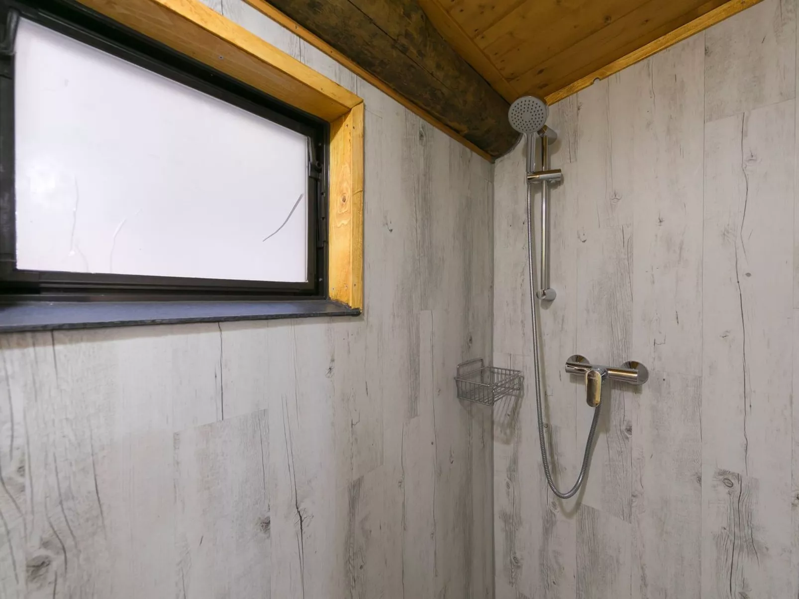 Gruppenhütte-Drinnen