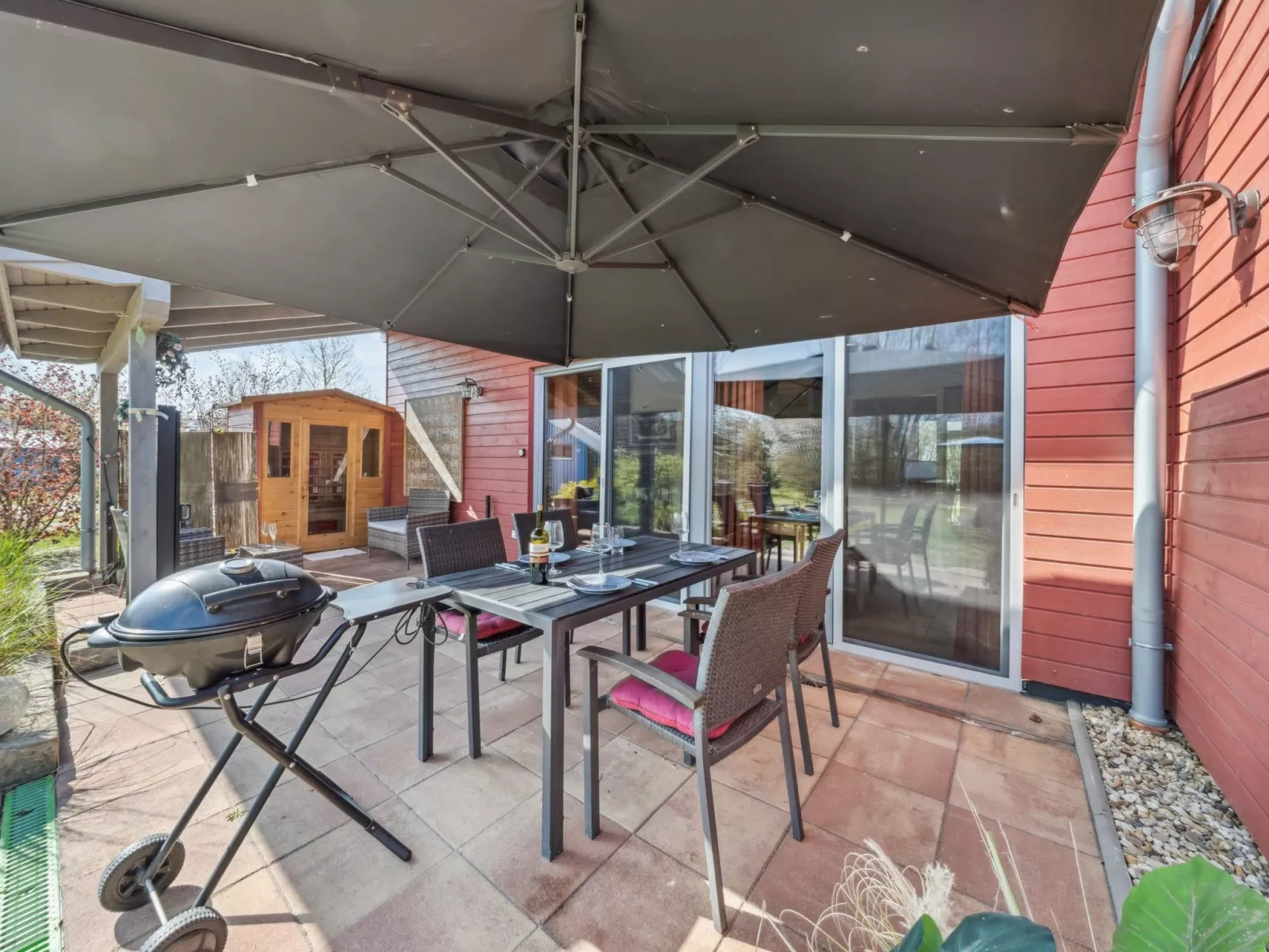 Pinto Rosso-Draußen