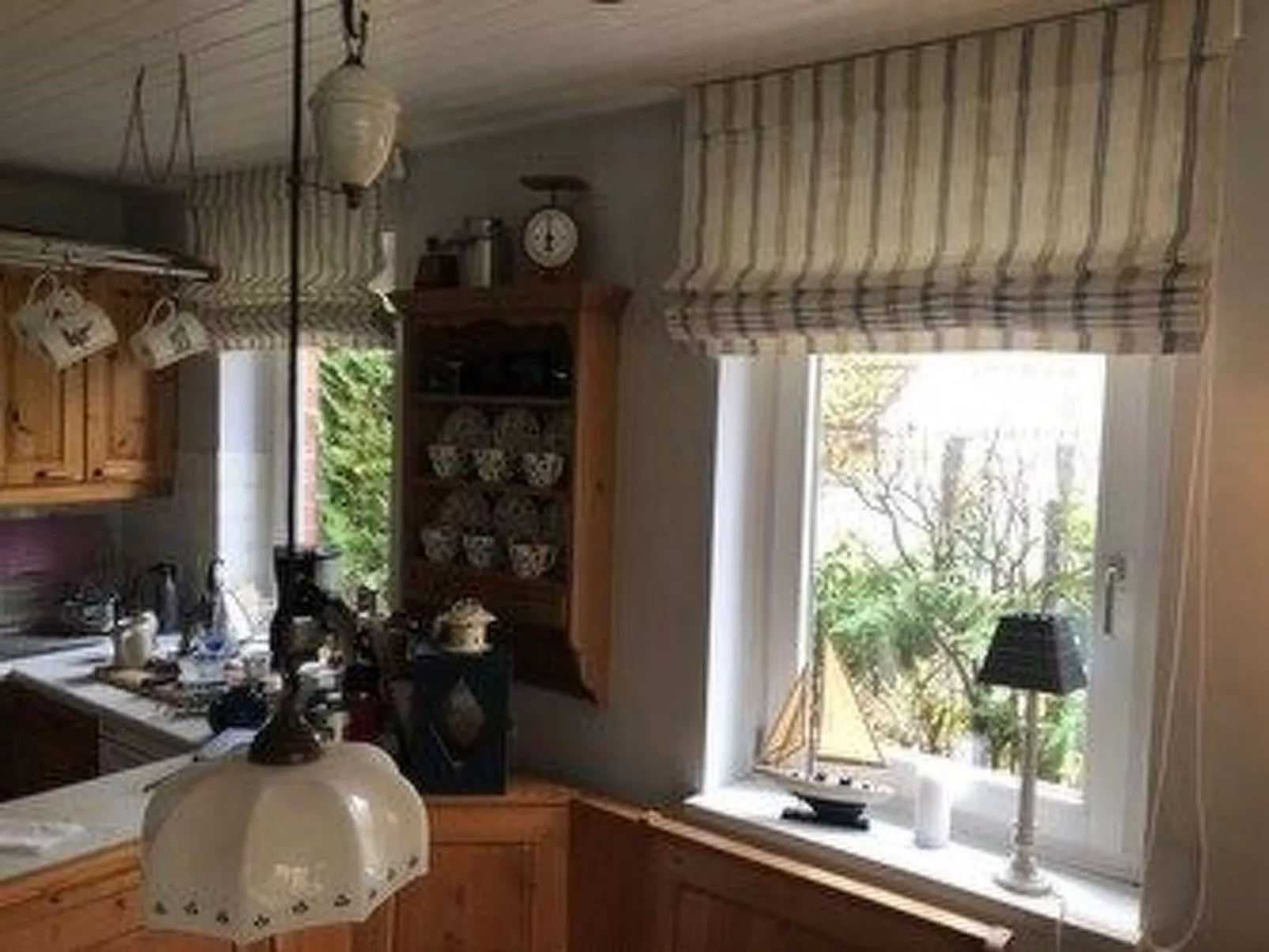 Am Golfplatz-Drinnen