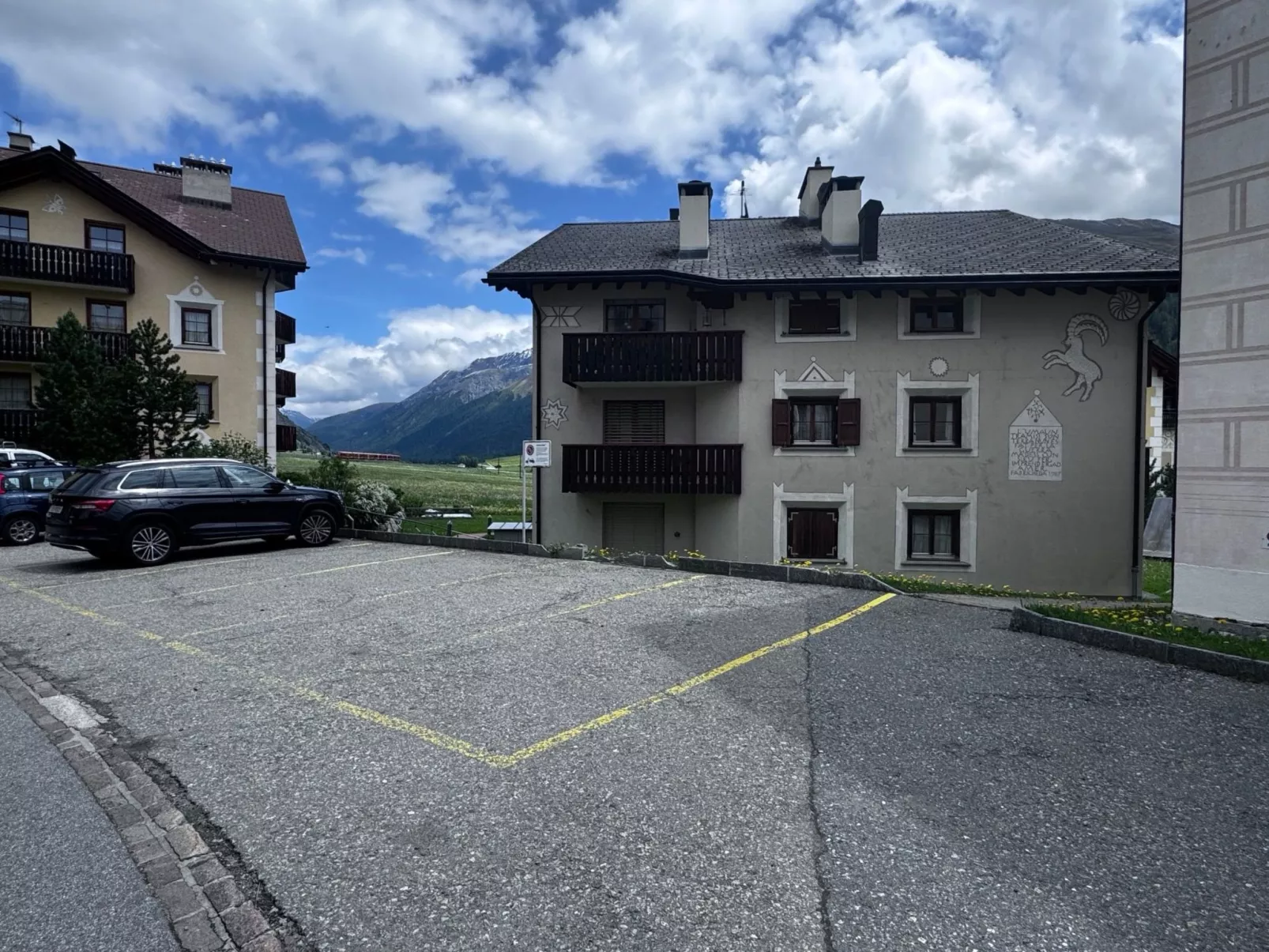 Chesa Blais, 2. OG-Draußen