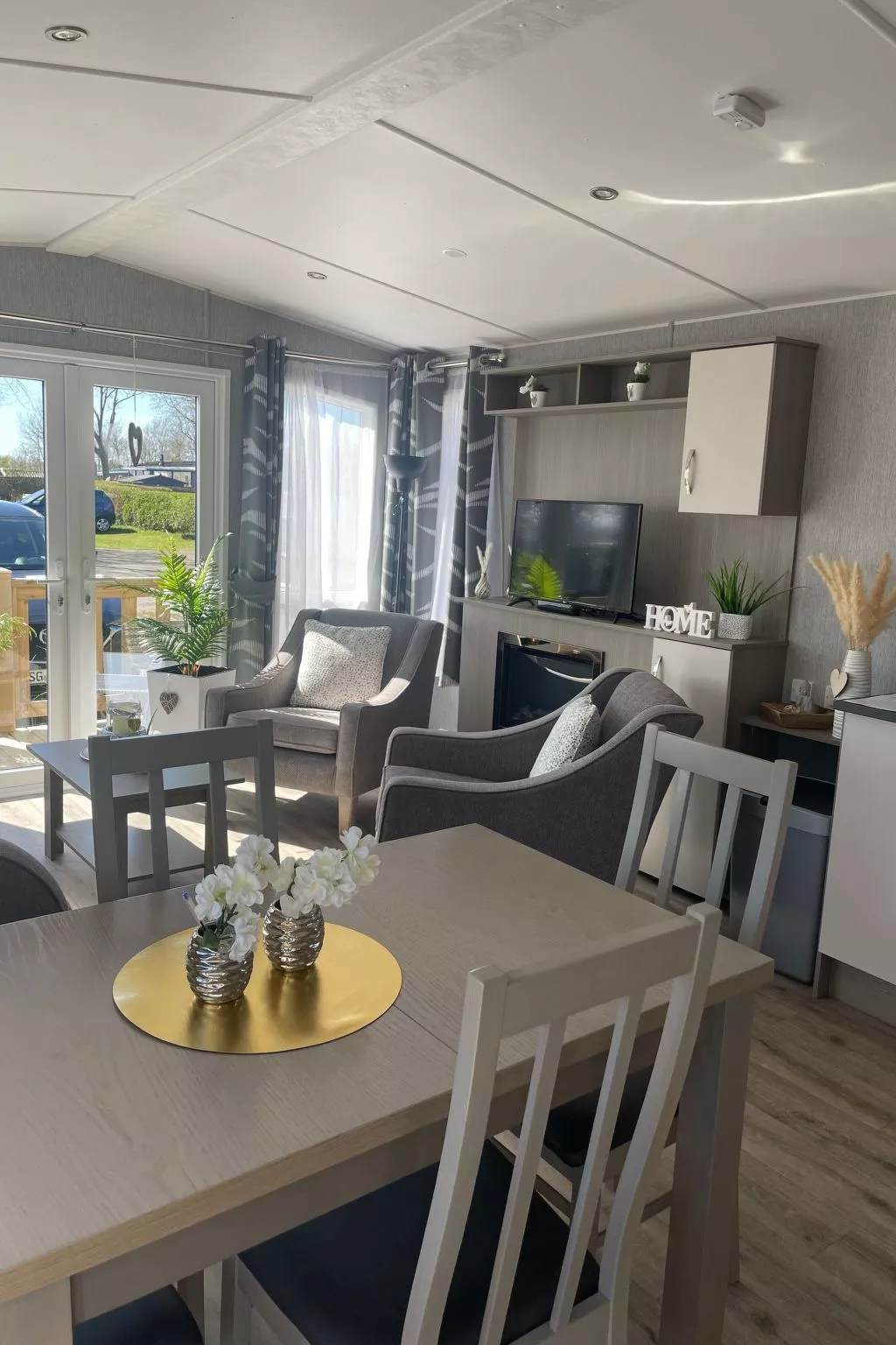 Chalet in Strandnähe-Drinnen