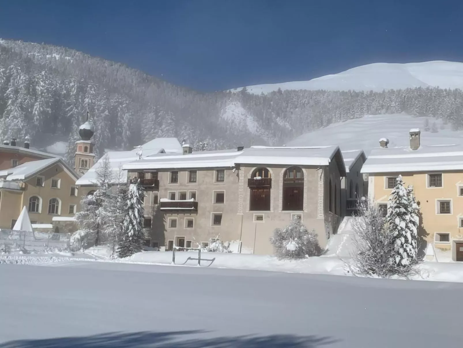 Chesa Genziana-Outside