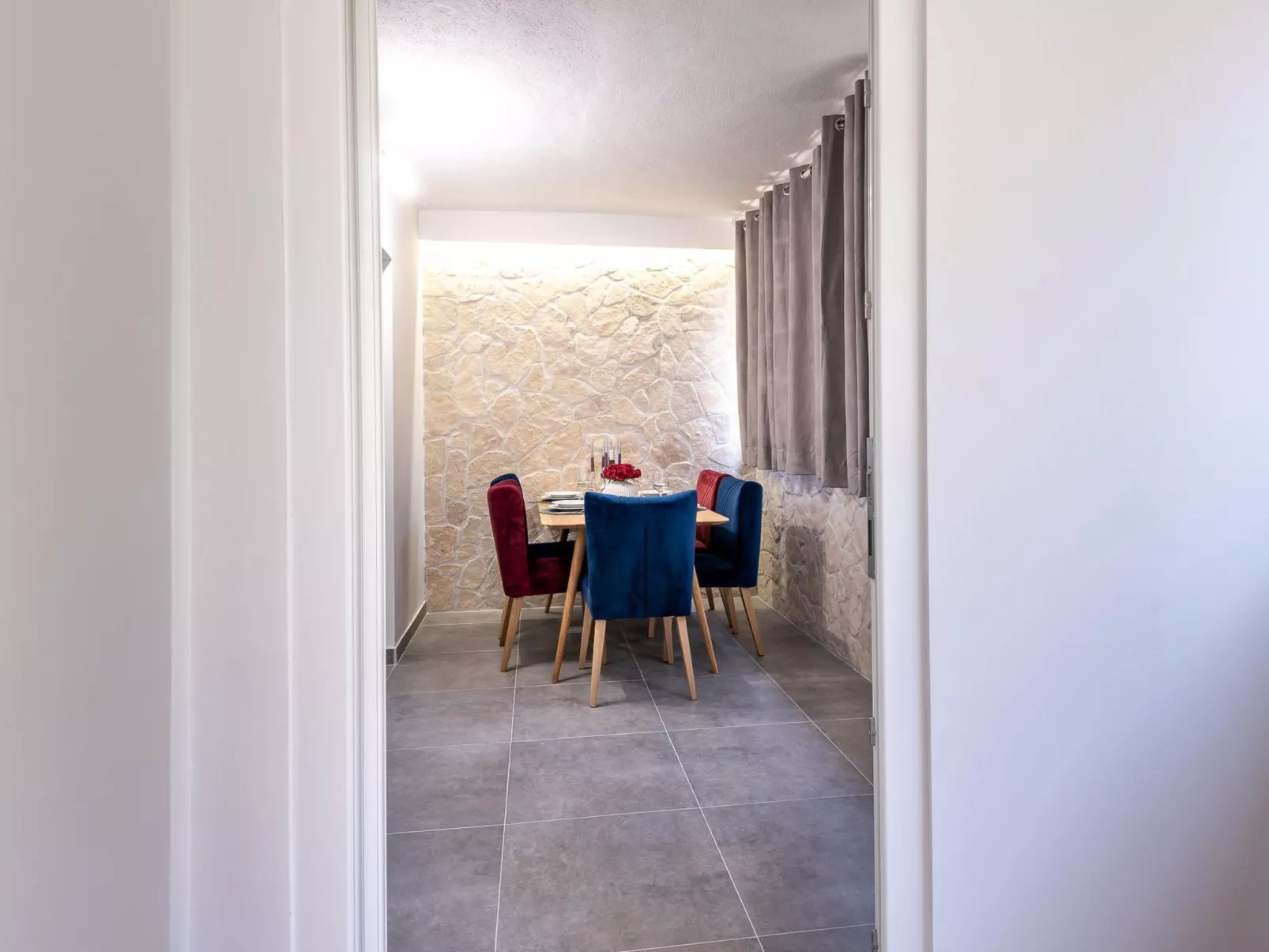 Mit privater Terrasse-Drinnen