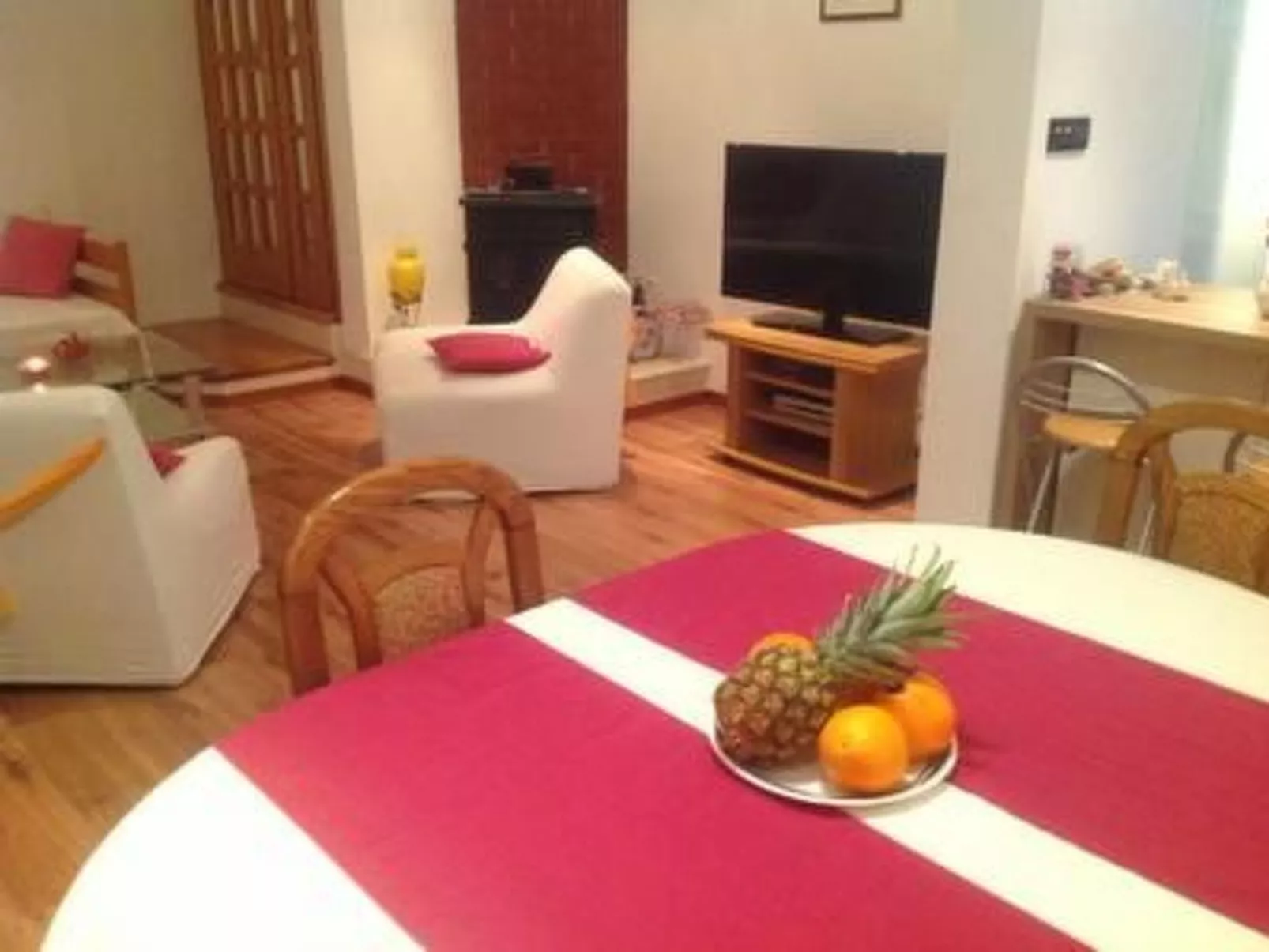 Mit Garten, Grill und Terrasse-Drinnen