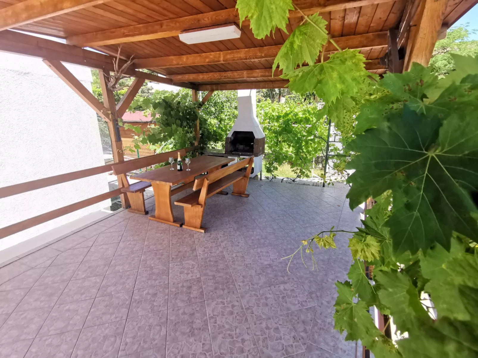 Wohnung 70m vom Strand entfernt, mit AC und WiFi-Draußen