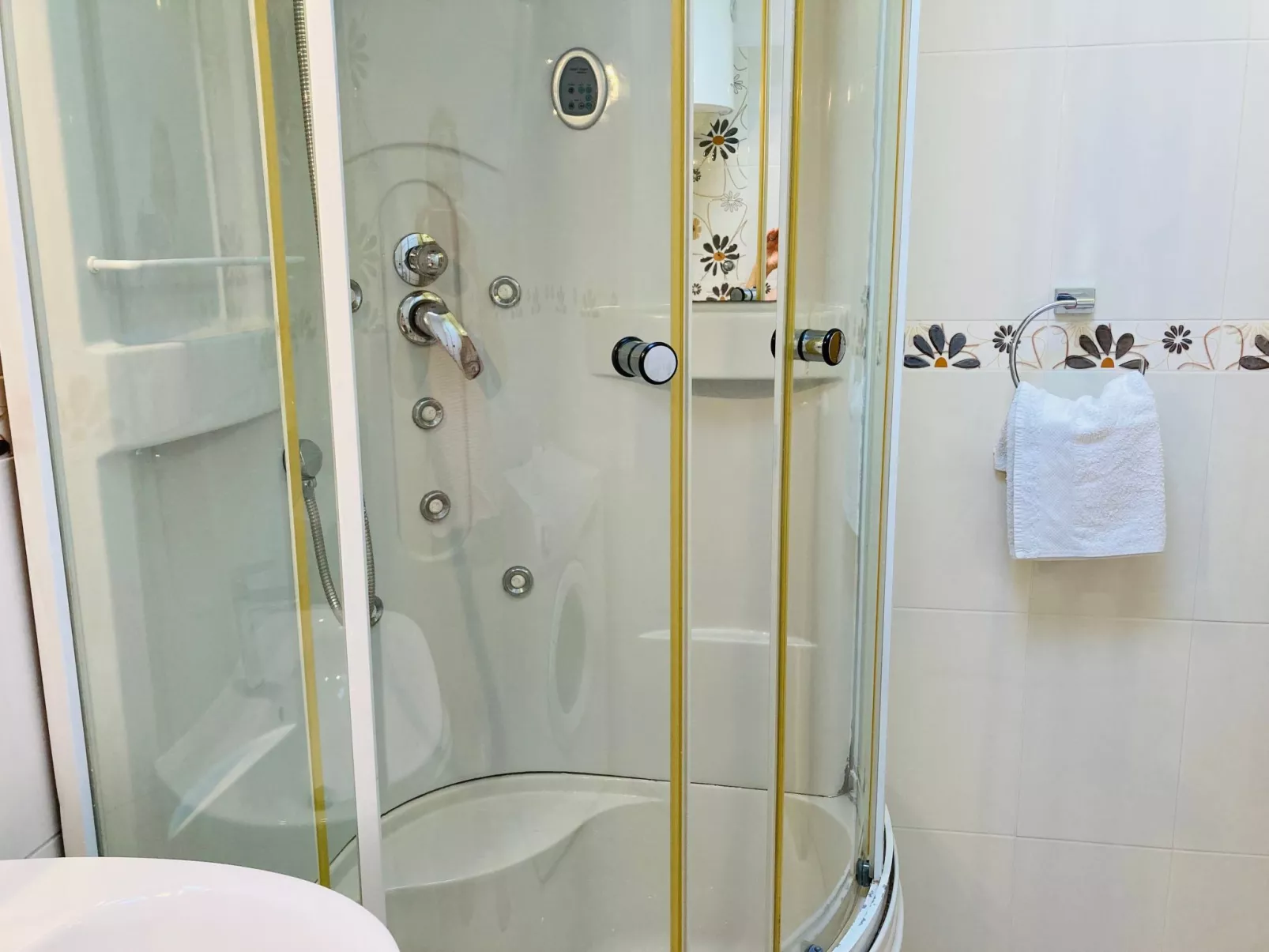 Wohnung in Povlja mit privatem Parkplatz-Dedans