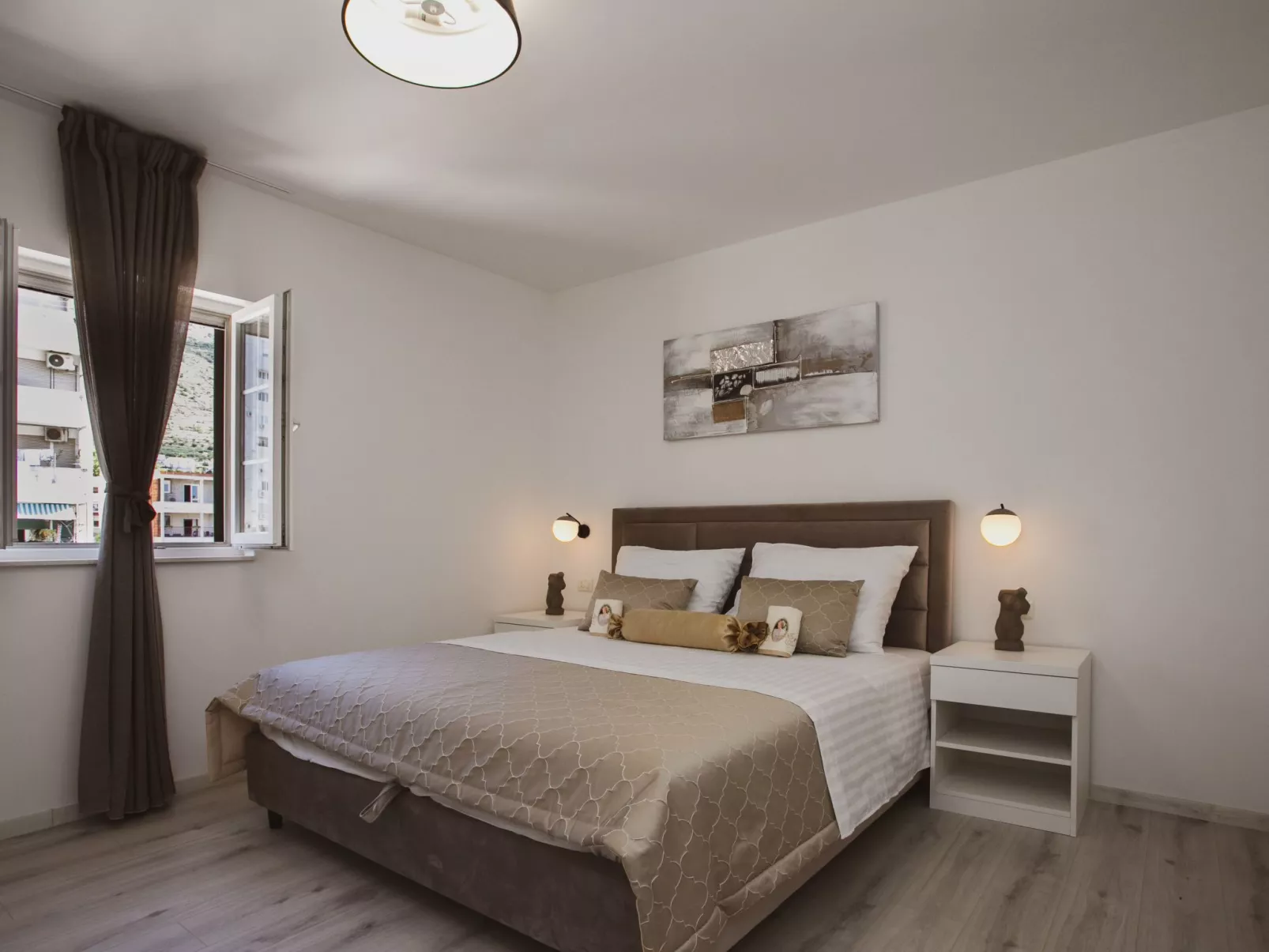 Luxuriöses Ferienhaus Lucija mit Jacuzzi-Inside