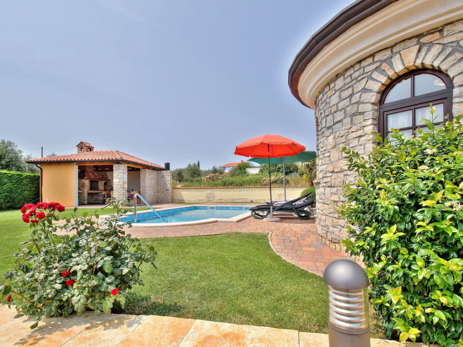 Schöne Ferienvilla Morena mit Pool-Dehors