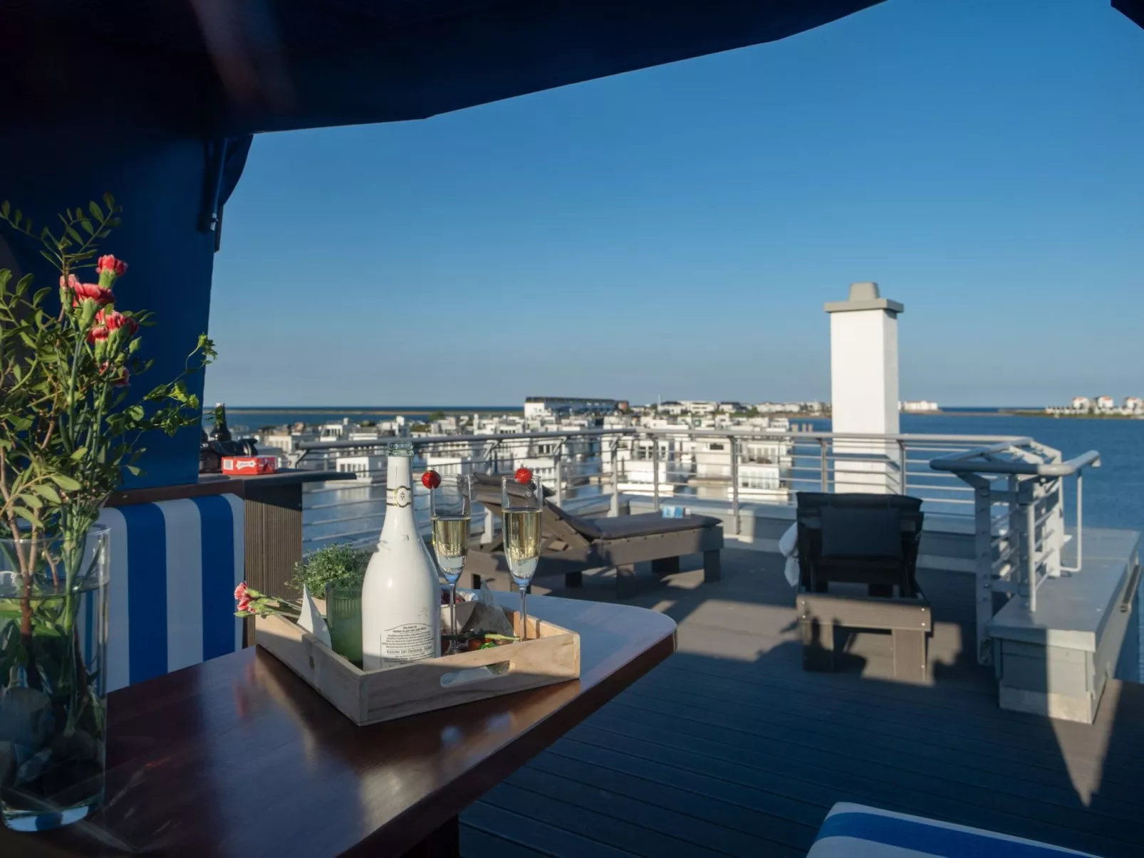 Schleivilla Kapitän James Cook2,  Löwen Dart HB8-Draußen