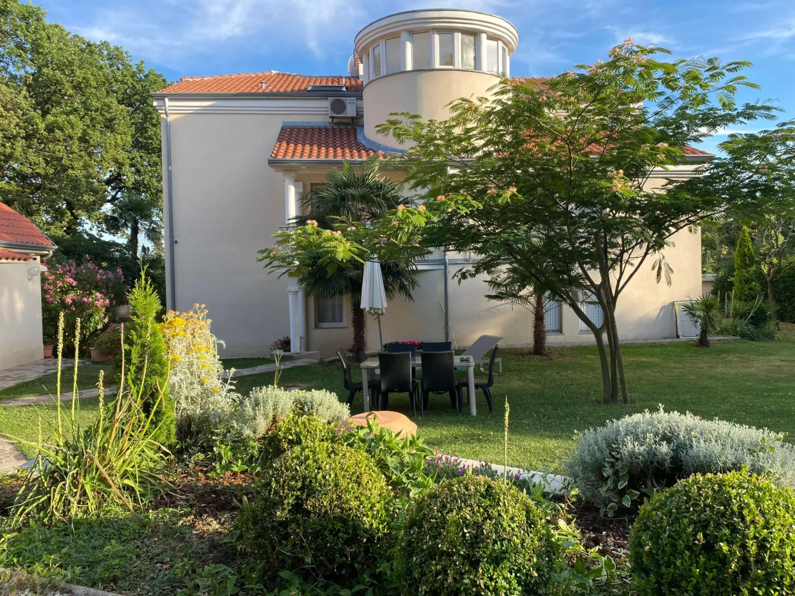 Mit Terrasse-Draußen