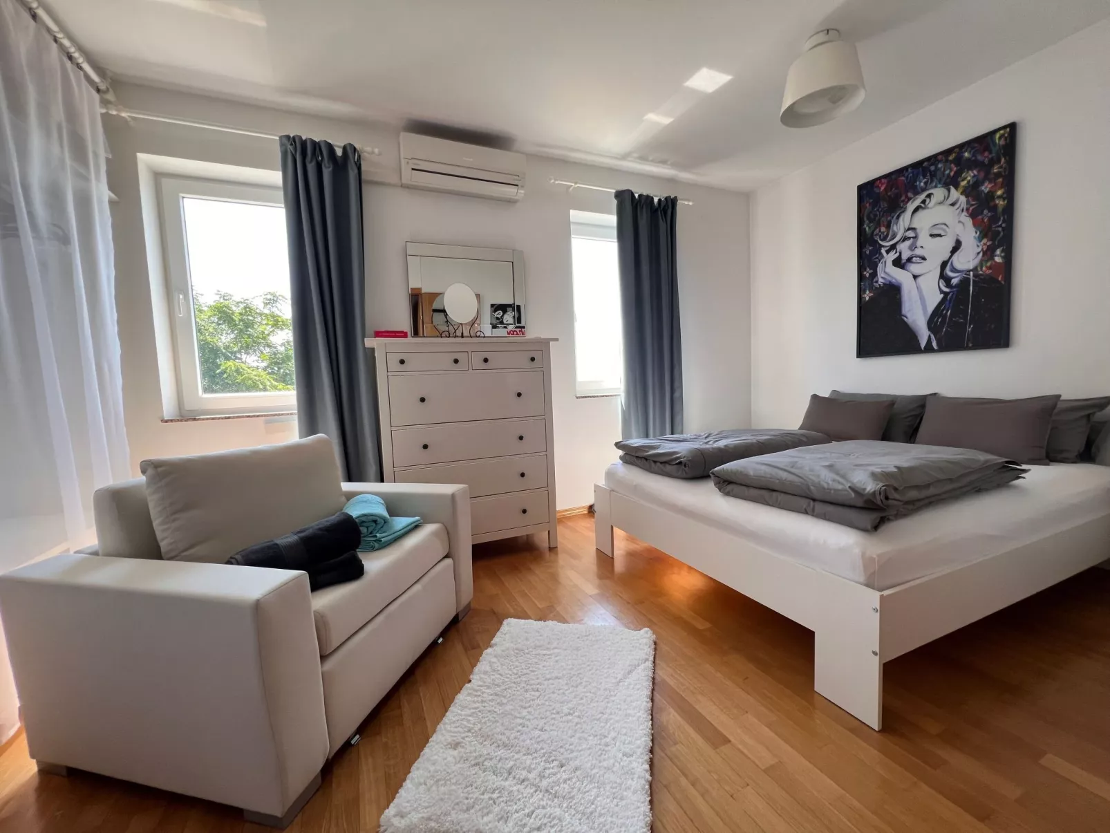 Appartement mit Terrasse-Drinnen