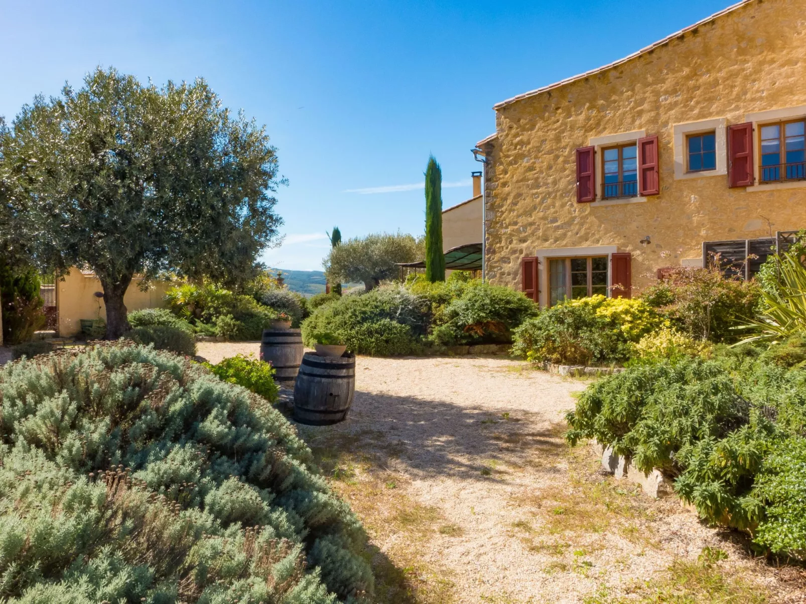 2 hochwertige Mas mit privatem Pool und Blick auf die Landschaft-Draußen