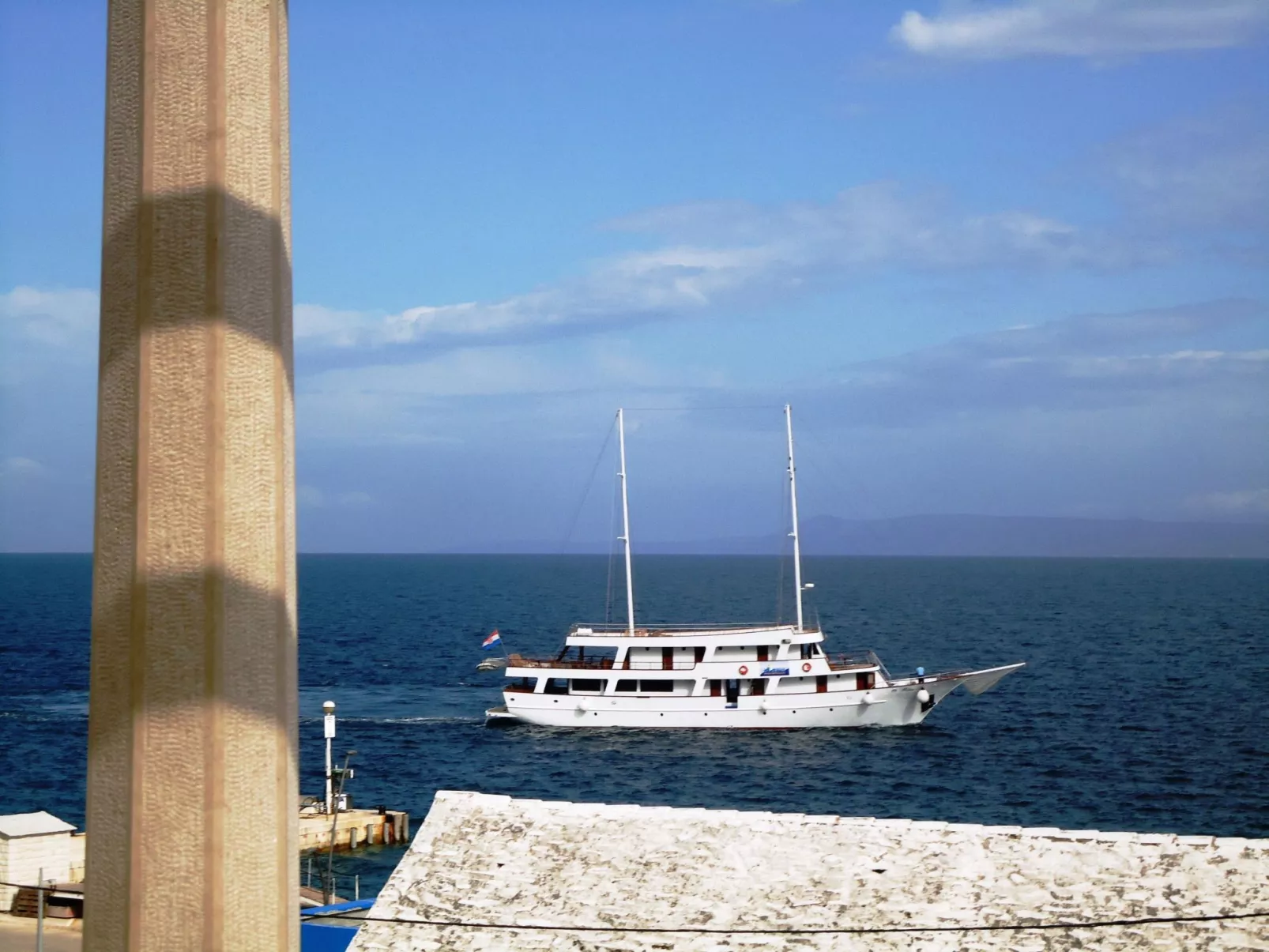 Exklusive Wohnung in Bol mit privatem Parkplatz-Draußen